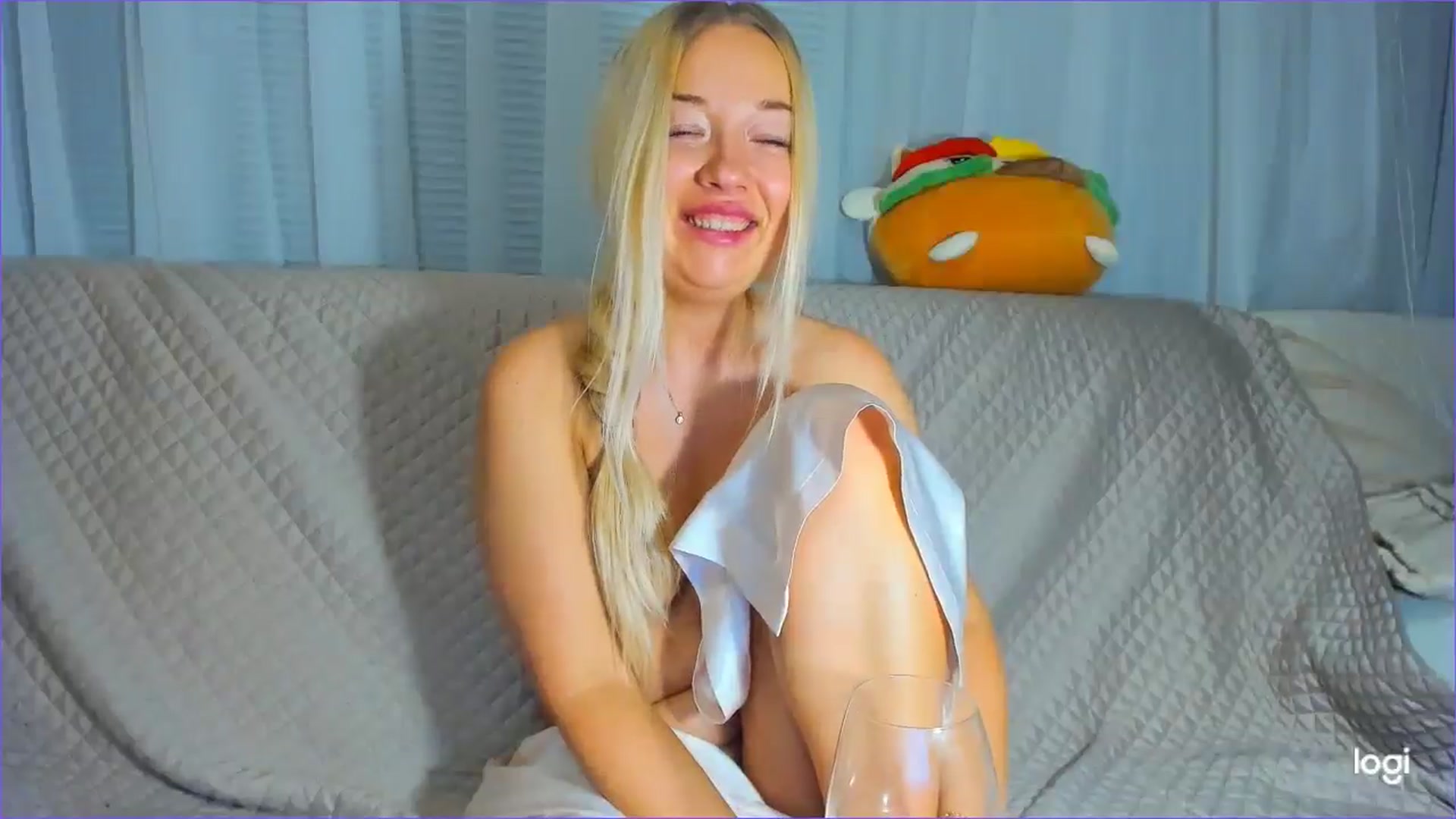 Gallery image thumbnail from FlamingoDream's myfreecams stream on, 08/08/2025, 24:15 image 12 of 20