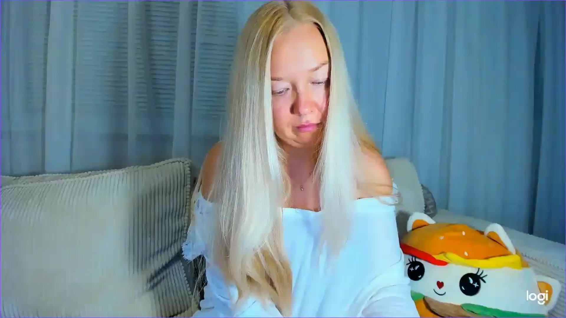 Gallery image thumbnail from FlamingoDream's myfreecams stream on, 08/27/2025, 20:45 image 13 of 20