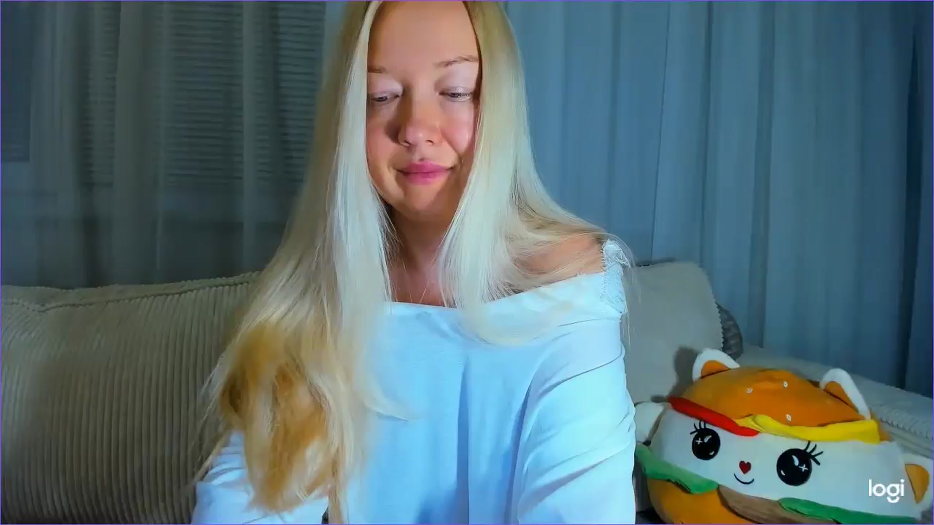 Gallery image thumbnail from FlamingoDream's myfreecams stream on, 08/27/2025, 20:45 image 3 of 20
