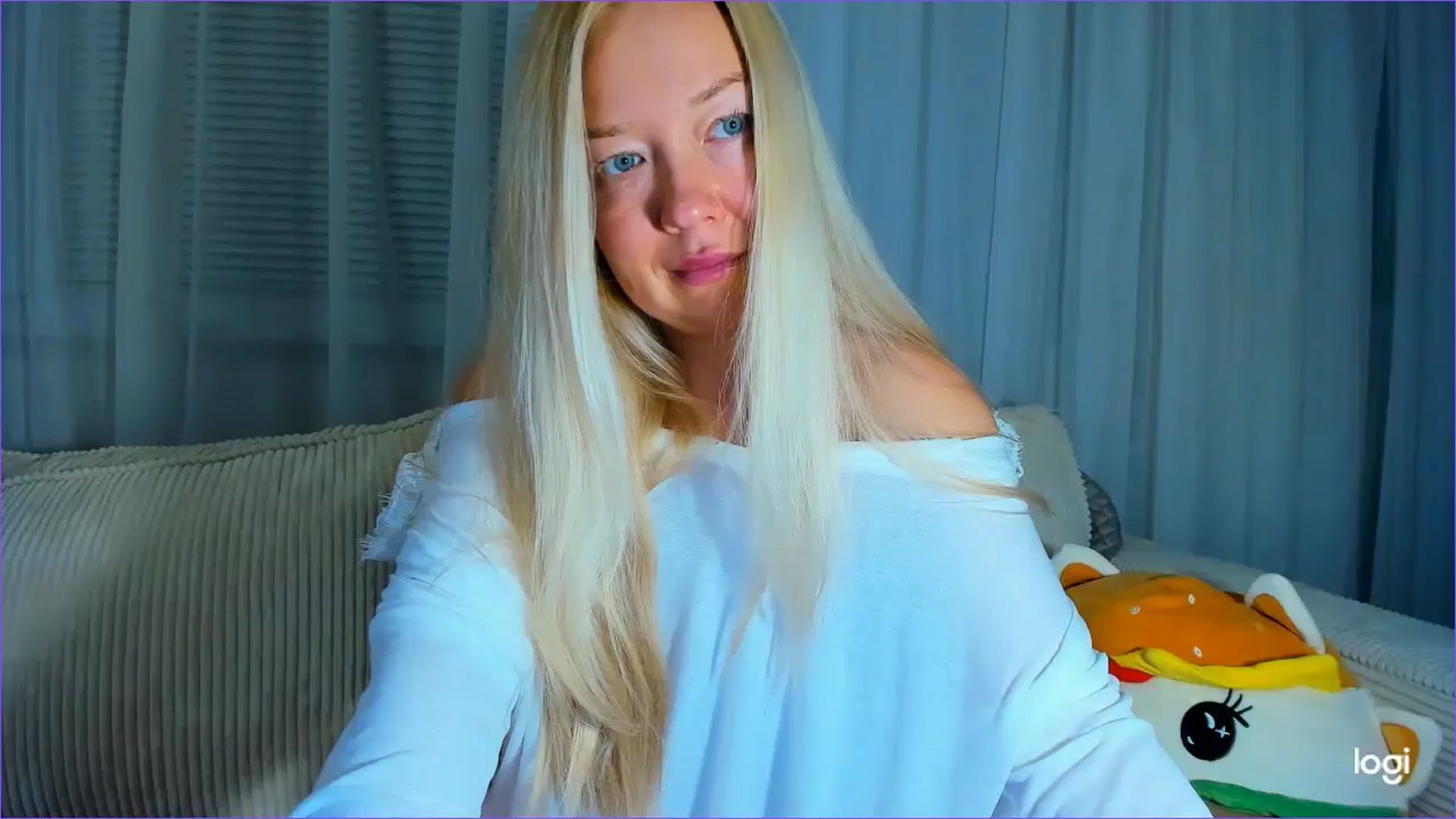 Gallery image thumbnail from FlamingoDream's myfreecams stream on, 08/27/2025, 20:45 image 14 of 20