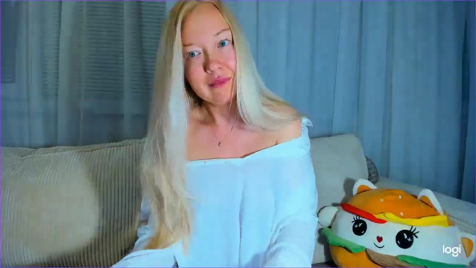Gallery image thumbnail from FlamingoDream's myfreecams stream on, 08/27/2025, 20:45 image 2 of 20