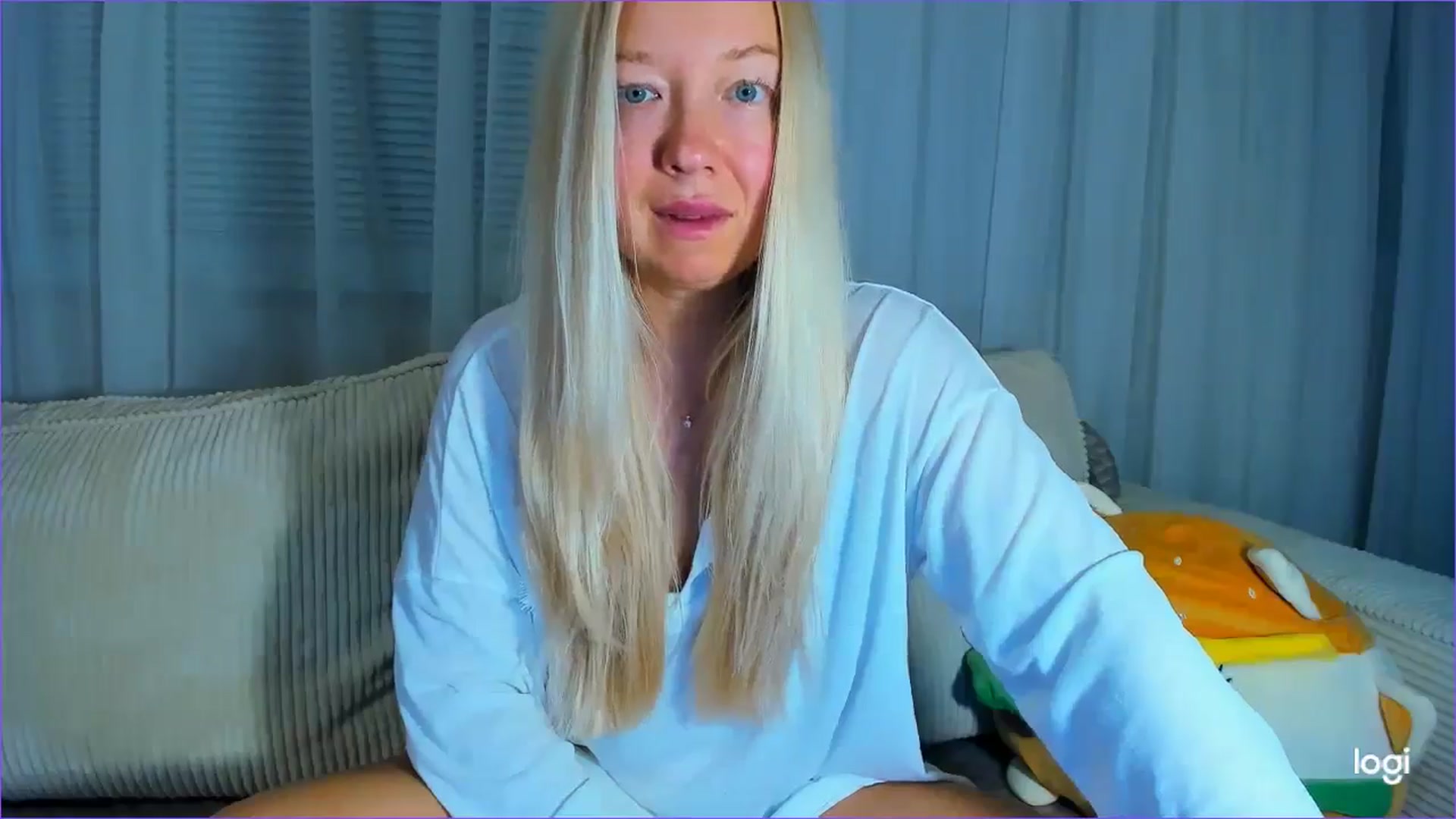Gallery image thumbnail from FlamingoDream's myfreecams stream on, 08/27/2025, 21:43 image 16 of 20