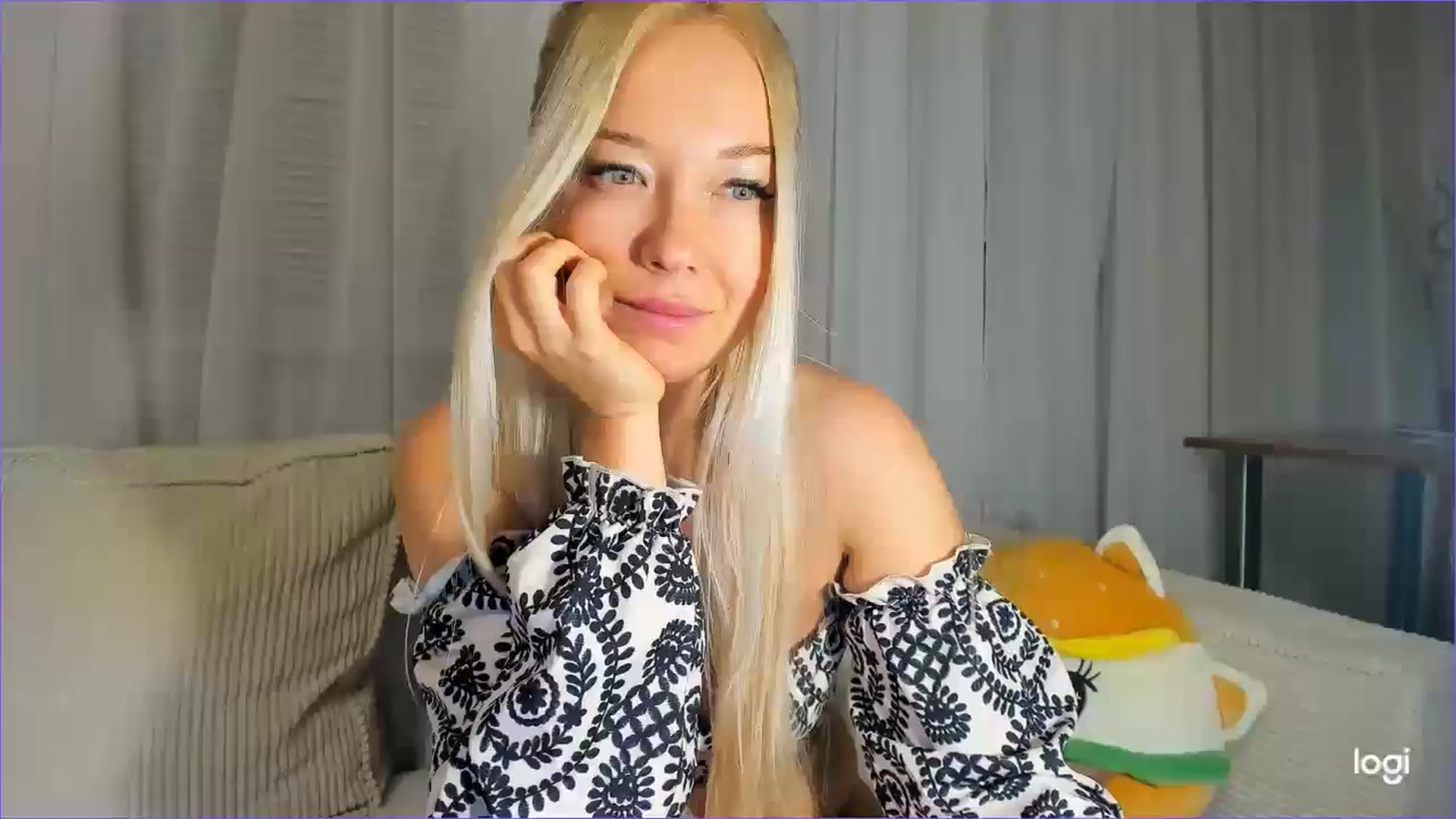 Gallery image thumbnail from FlamingoDream's myfreecams stream on, 09/10/2025, 24:25 image 5 of 20