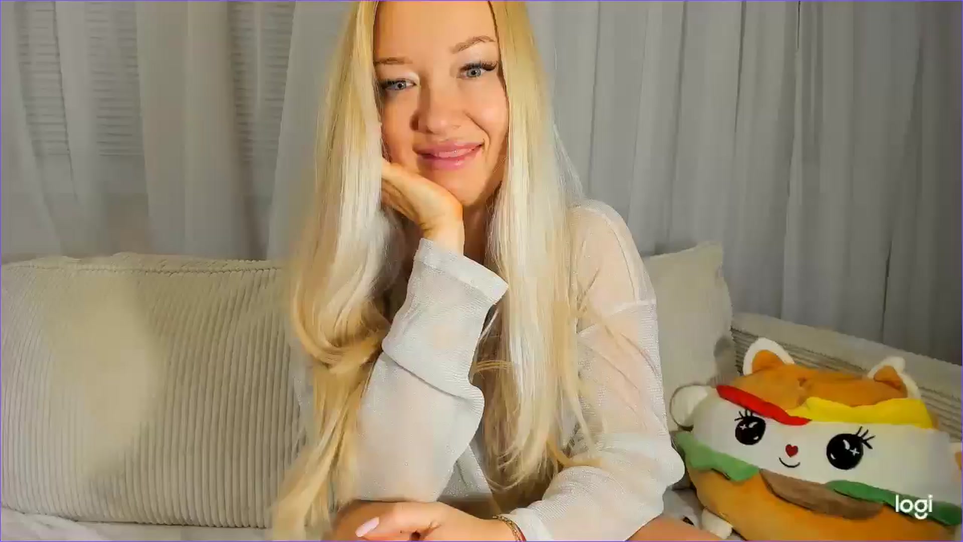 Gallery image thumbnail from FlamingoDream's myfreecams stream on, 09/16/2025, 23:15 image 6 of 20