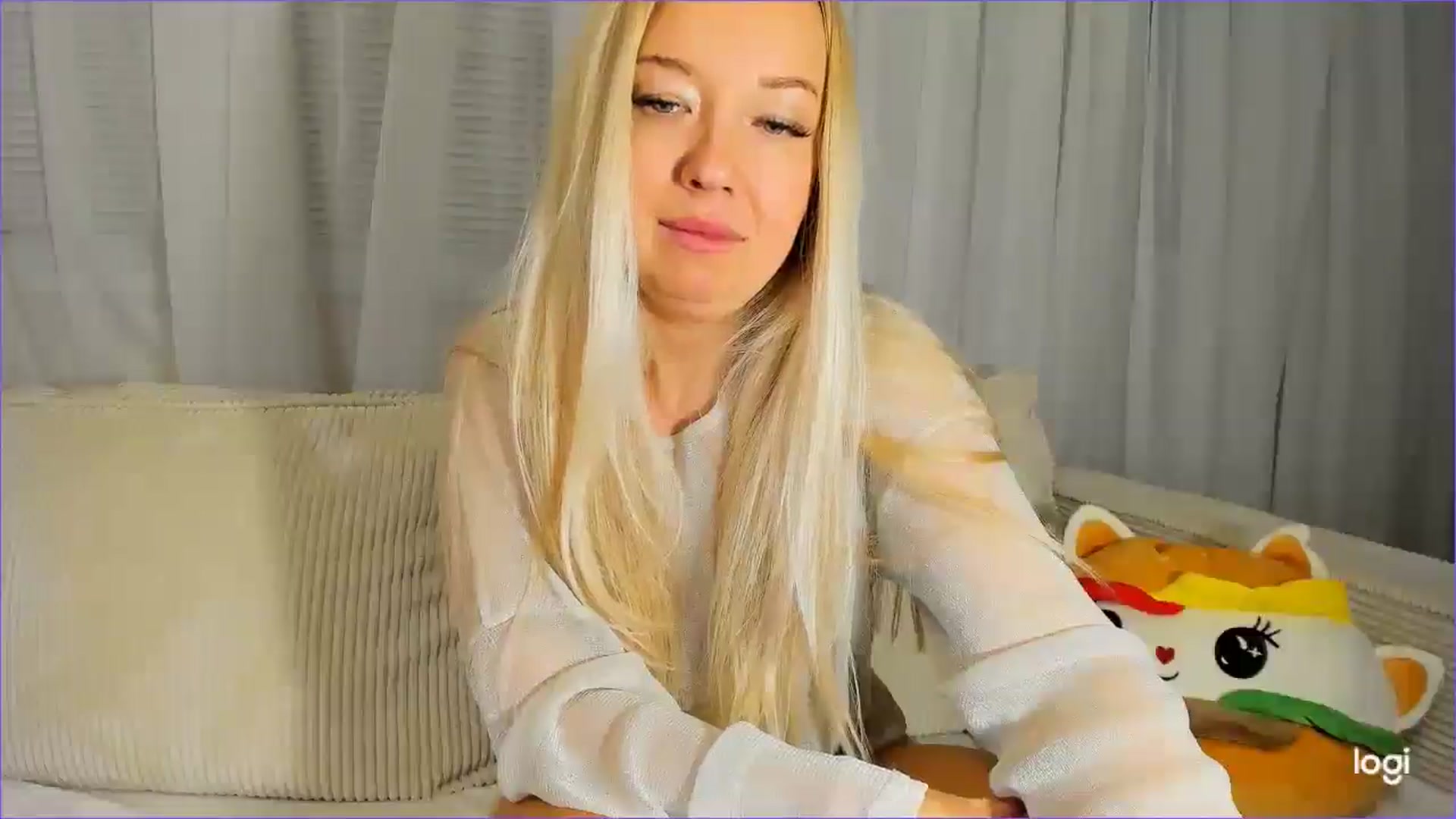Gallery image thumbnail from FlamingoDream's myfreecams stream on, 09/17/2025, 24:00 image 15 of 20