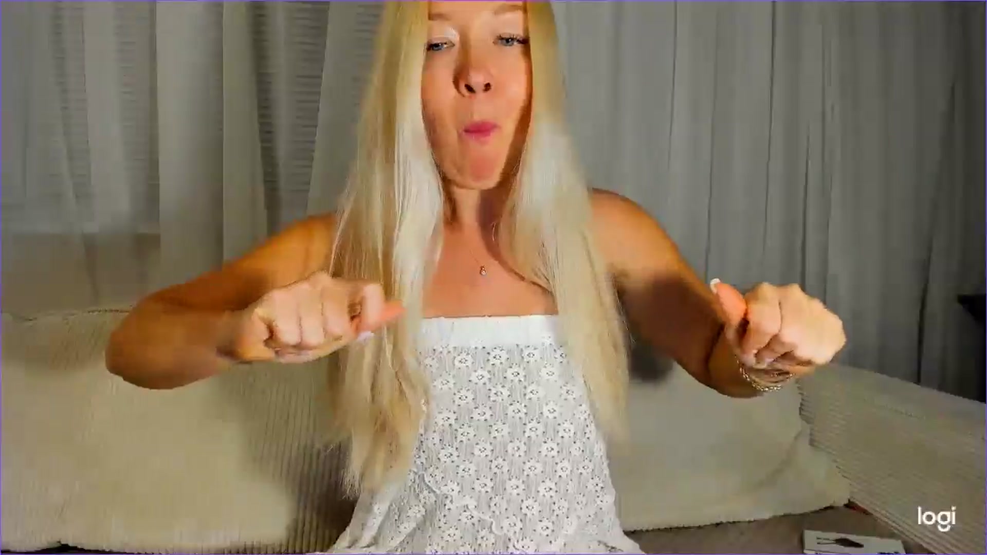 Gallery image thumbnail from FlamingoDream's myfreecams stream on, 09/30/2025, 22:19 image 12 of 20