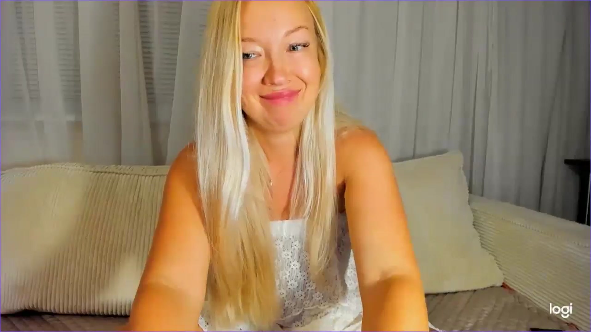 Gallery image thumbnail from FlamingoDream's myfreecams stream on, 10/01/2025, 01:29 image 19 of 20