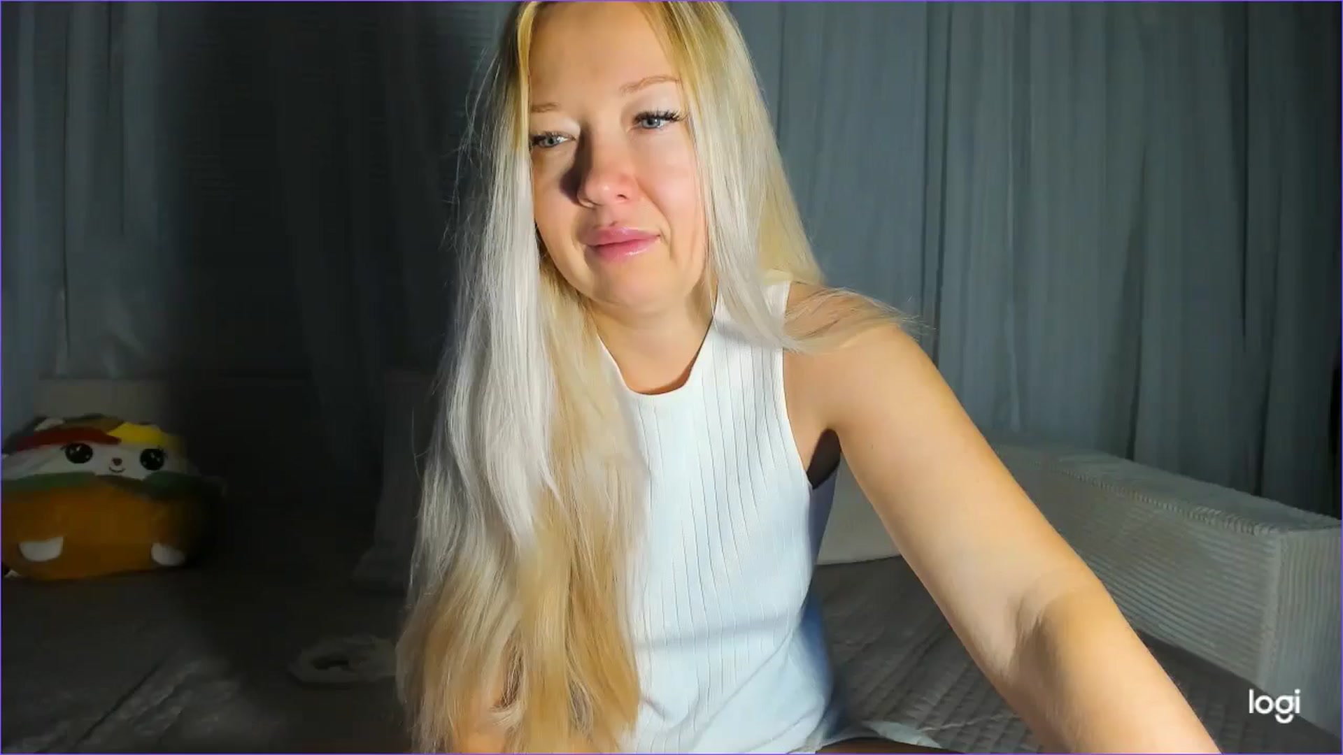 Gallery image thumbnail from FlamingoDream's myfreecams stream on, 10/28/2025, 04:20 image 17 of 20