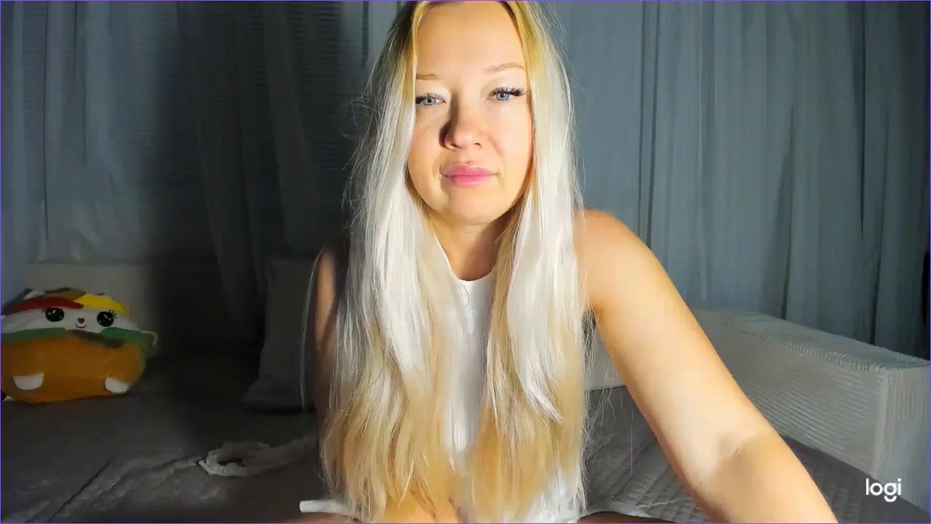 Gallery image thumbnail from FlamingoDream's myfreecams stream on, 10/28/2025, 04:20 image 12 of 20