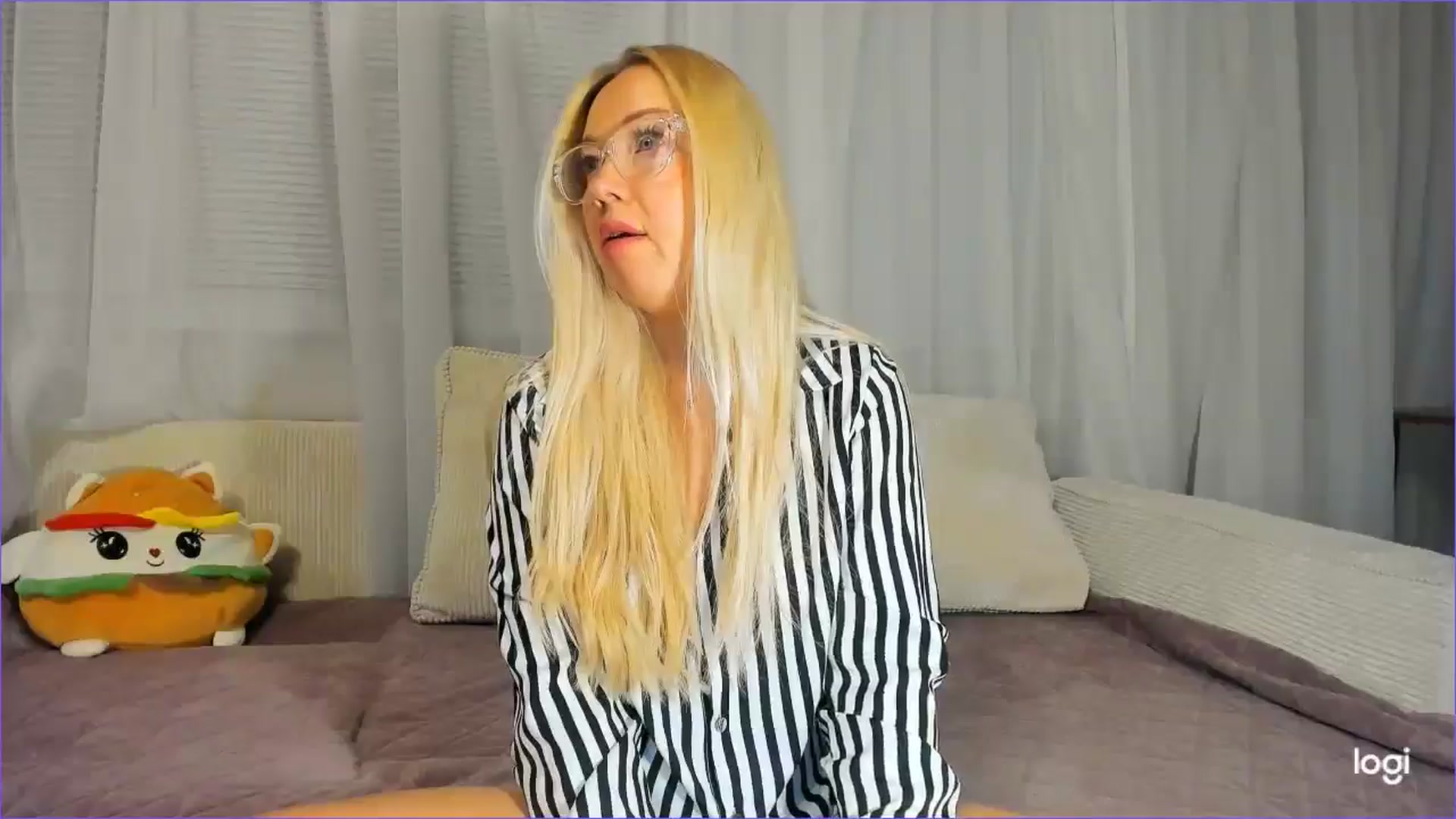 Gallery image thumbnail from FlamingoDream's myfreecams stream on, 11/05/2025, 01:37 image 5 of 20