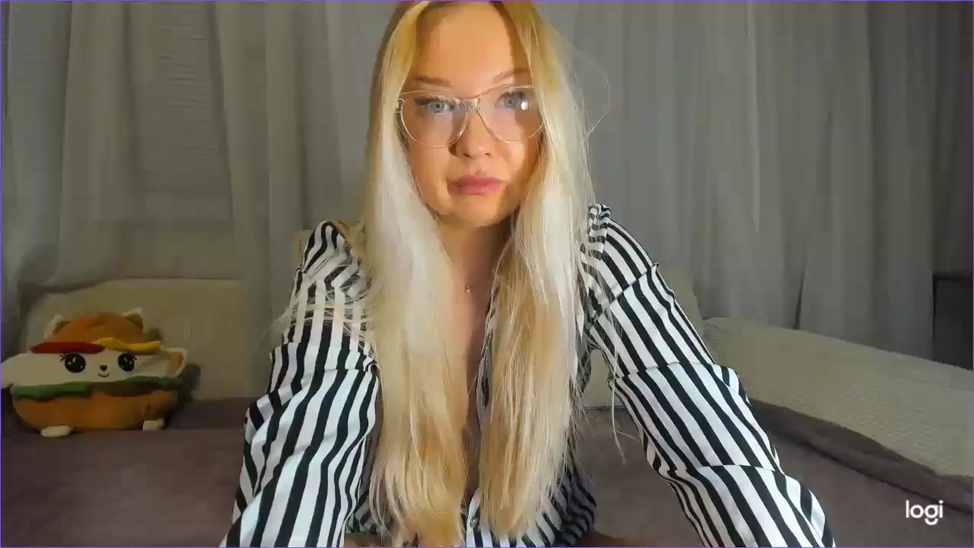 Gallery image thumbnail from FlamingoDream's myfreecams stream on, 11/05/2025, 01:37 image 13 of 20