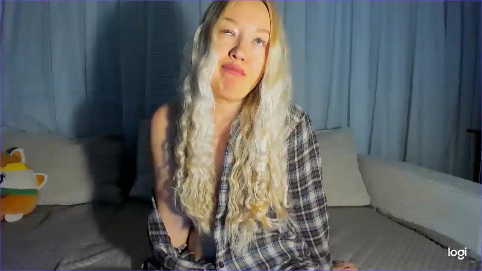 Gallery image thumbnail from FlamingoDream's myfreecams stream on, 11/11/2025, 01:23 image 15 of 20