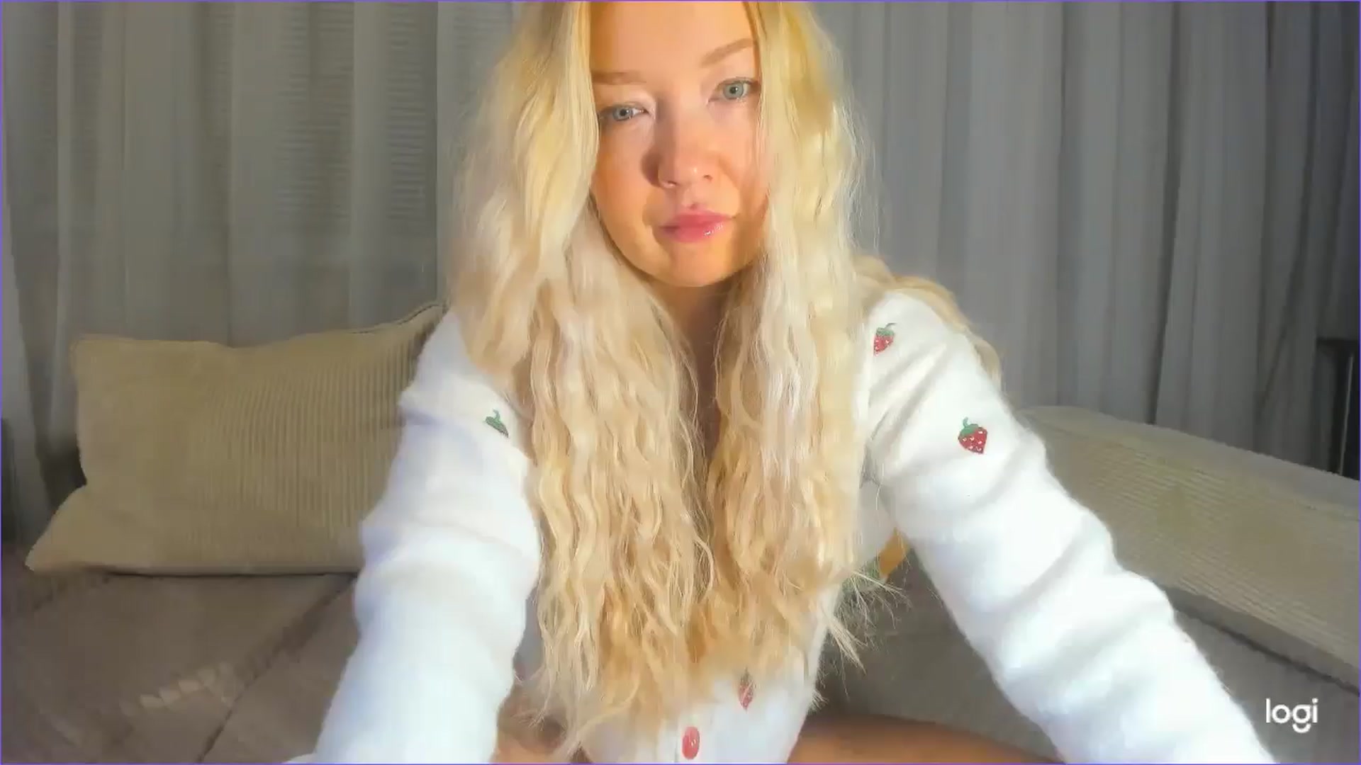 Gallery image thumbnail from FlamingoDream's myfreecams stream on, 11/11/2025, 22:05 image 11 of 20
