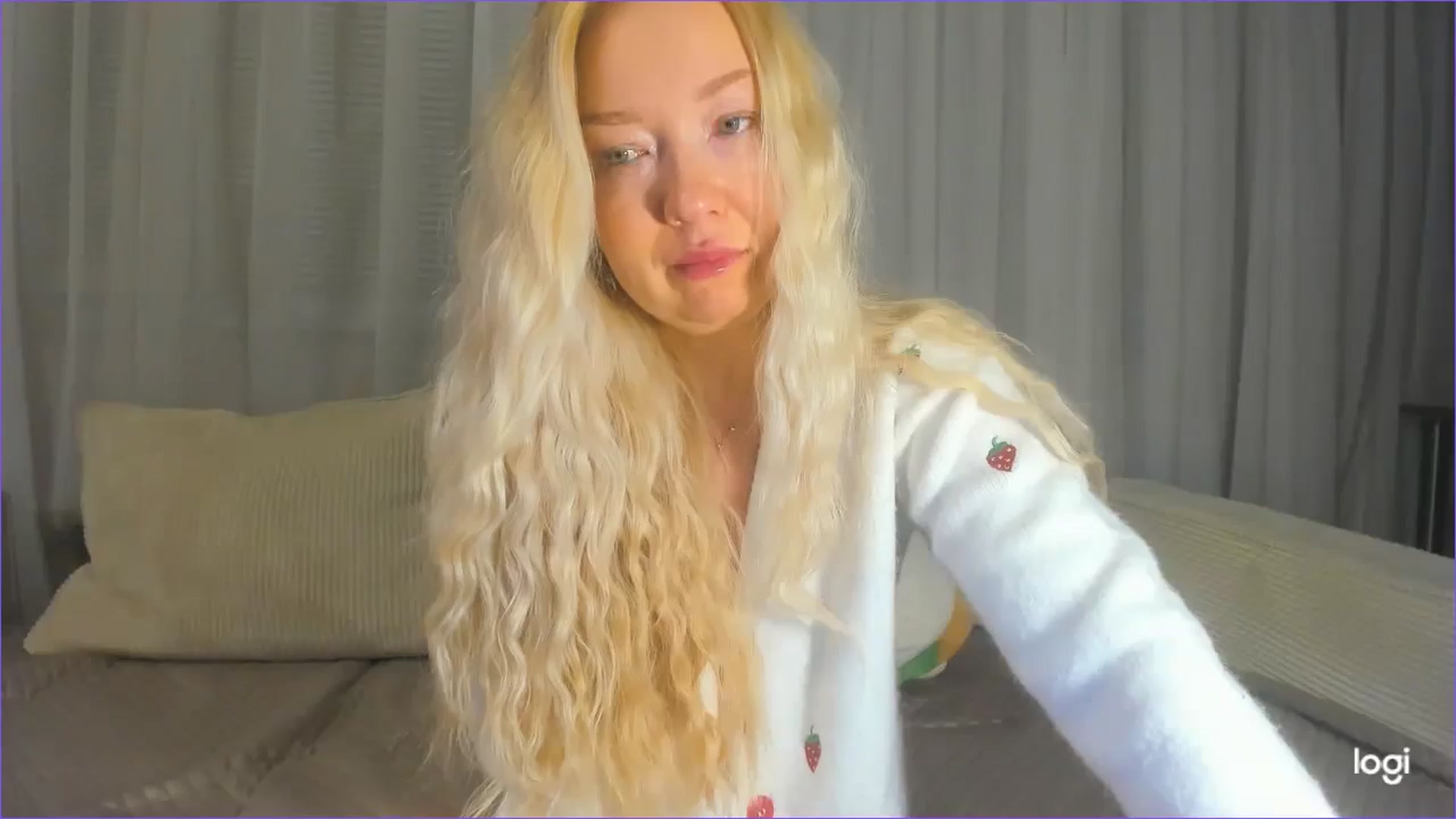 Gallery image thumbnail from FlamingoDream's myfreecams stream on, 11/11/2025, 22:05 image 4 of 20