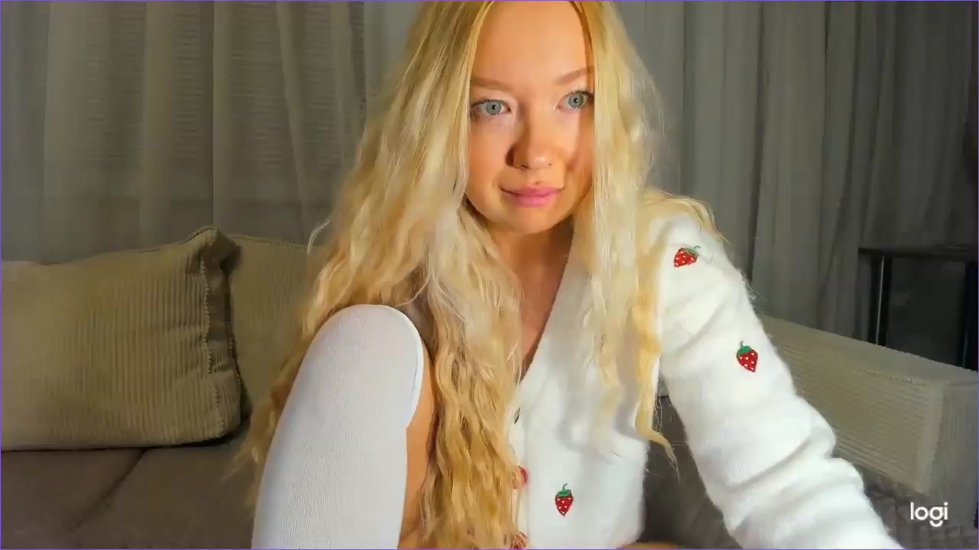 Gallery image thumbnail from FlamingoDream's myfreecams stream on, 11/12/2025, 24:59 image 9 of 20