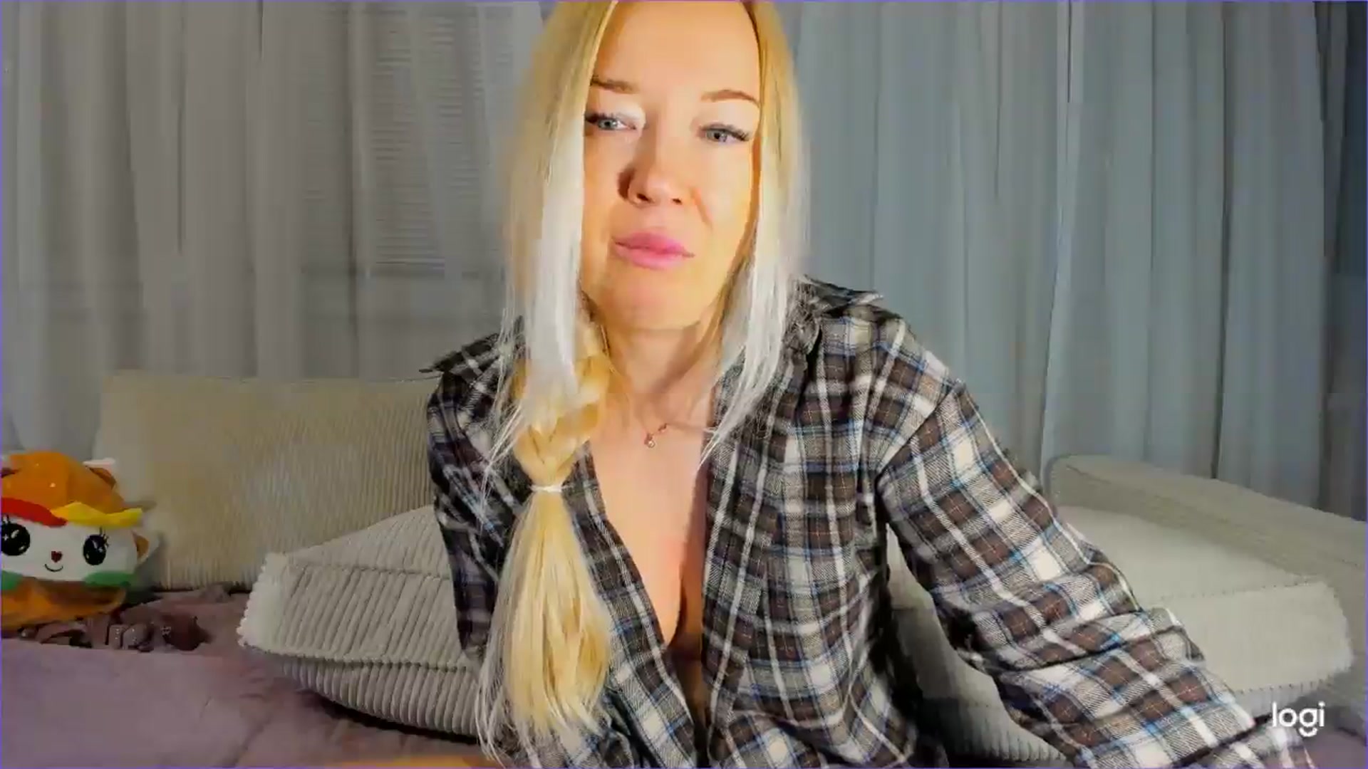 Gallery image thumbnail from FlamingoDream's myfreecams stream on, 11/25/2025, 08:23 image 18 of 20