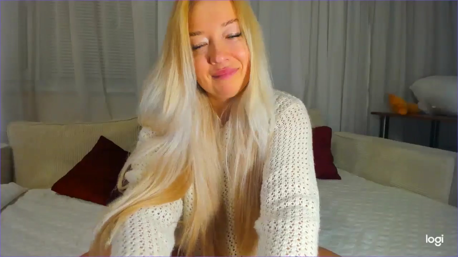 Gallery image thumbnail from FlamingoDream's myfreecams stream on, 04/15/2026, 01:05 image 10 of 20