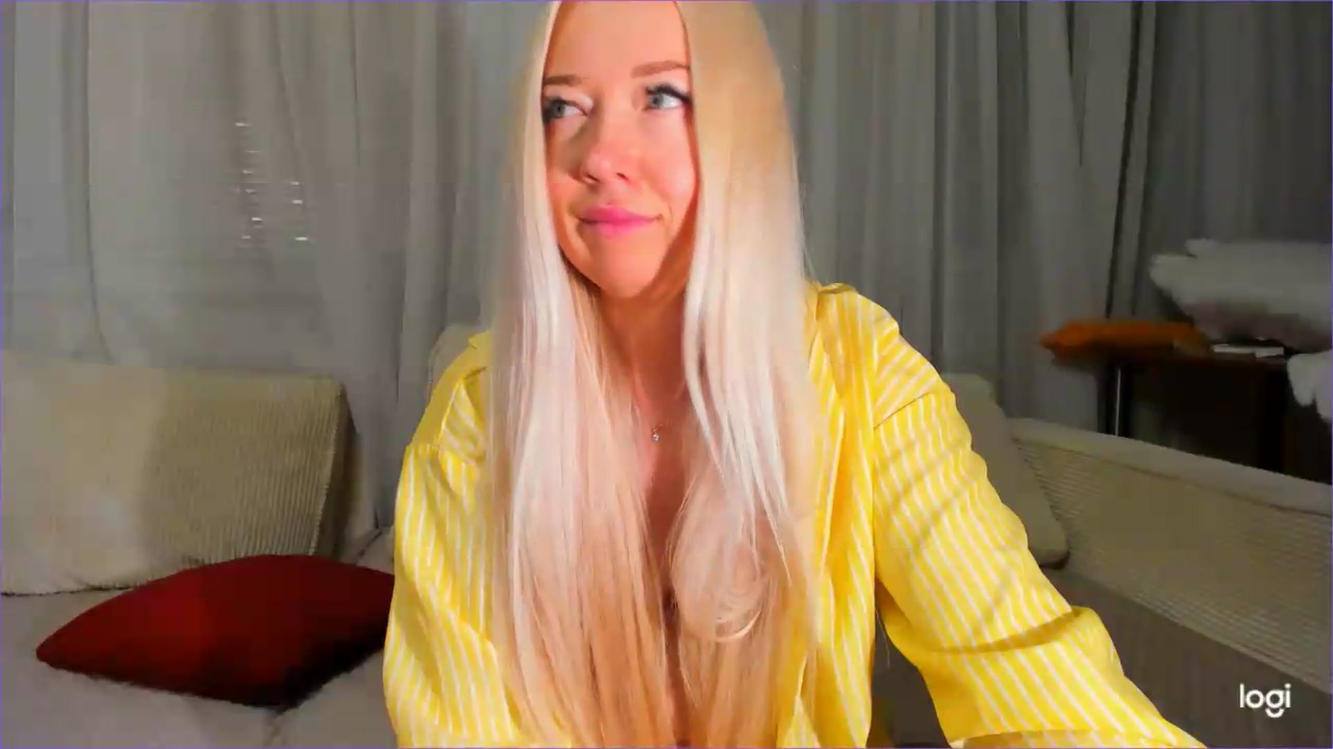 Gallery image thumbnail from FlamingoDream's myfreecams stream on, 06/09/2026, 24:44 image 17 of 20