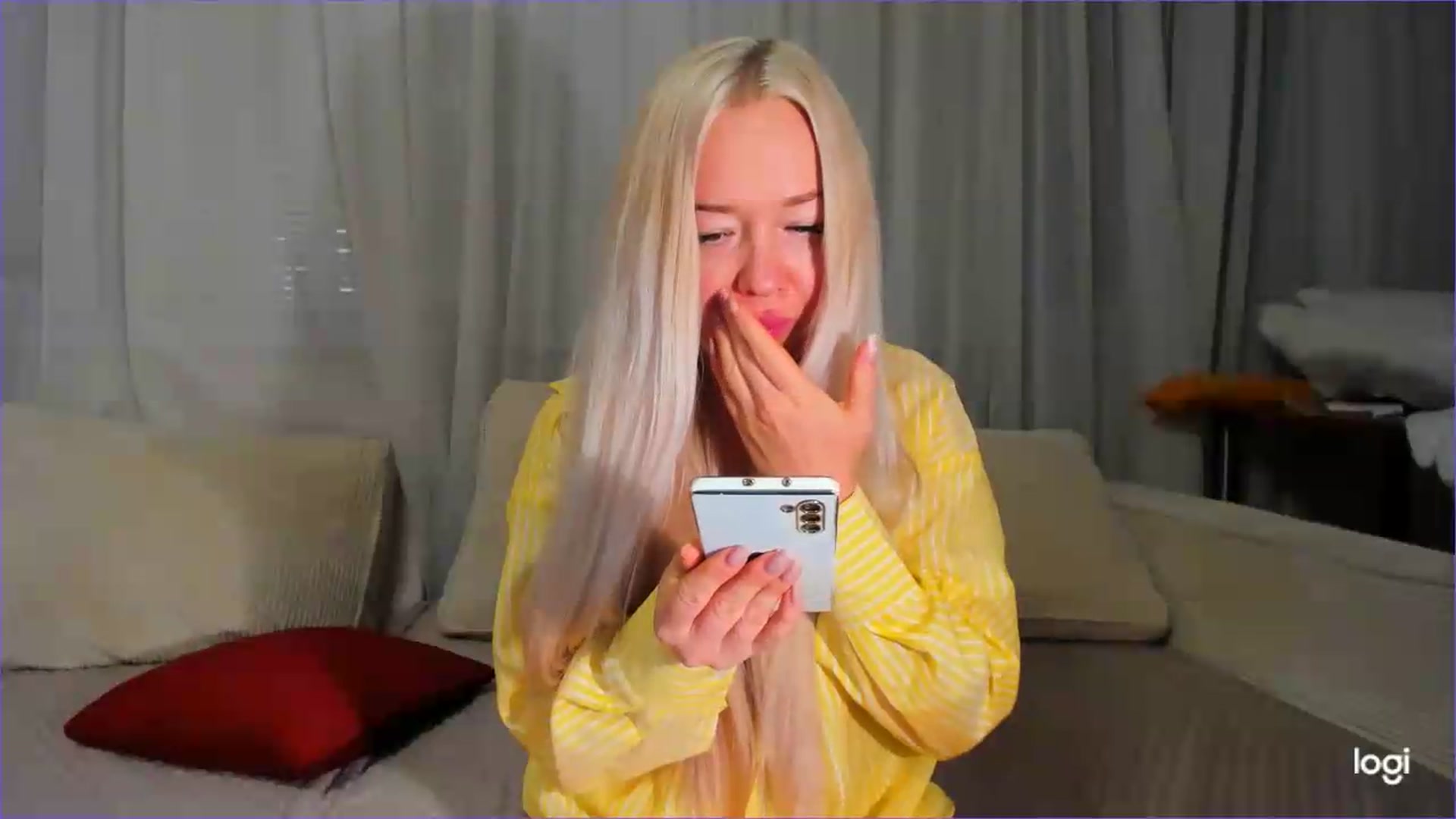 Gallery image thumbnail from FlamingoDream's myfreecams stream on, 06/09/2026, 24:44 image 6 of 20