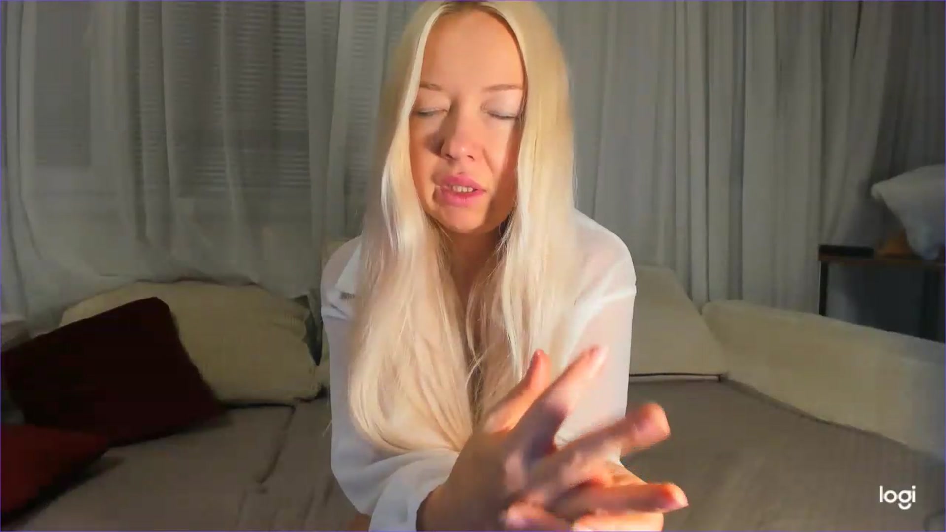 Gallery image thumbnail from FlamingoDream's myfreecams stream on, 07/17/2026, 24:54 image 17 of 20