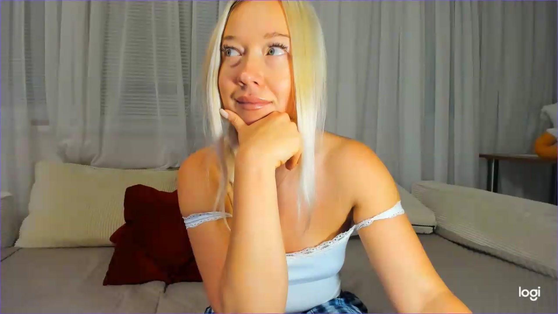 Gallery image thumbnail from FlamingoDream's myfreecams stream on, 09/10/2026, 01:33 image 7 of 20