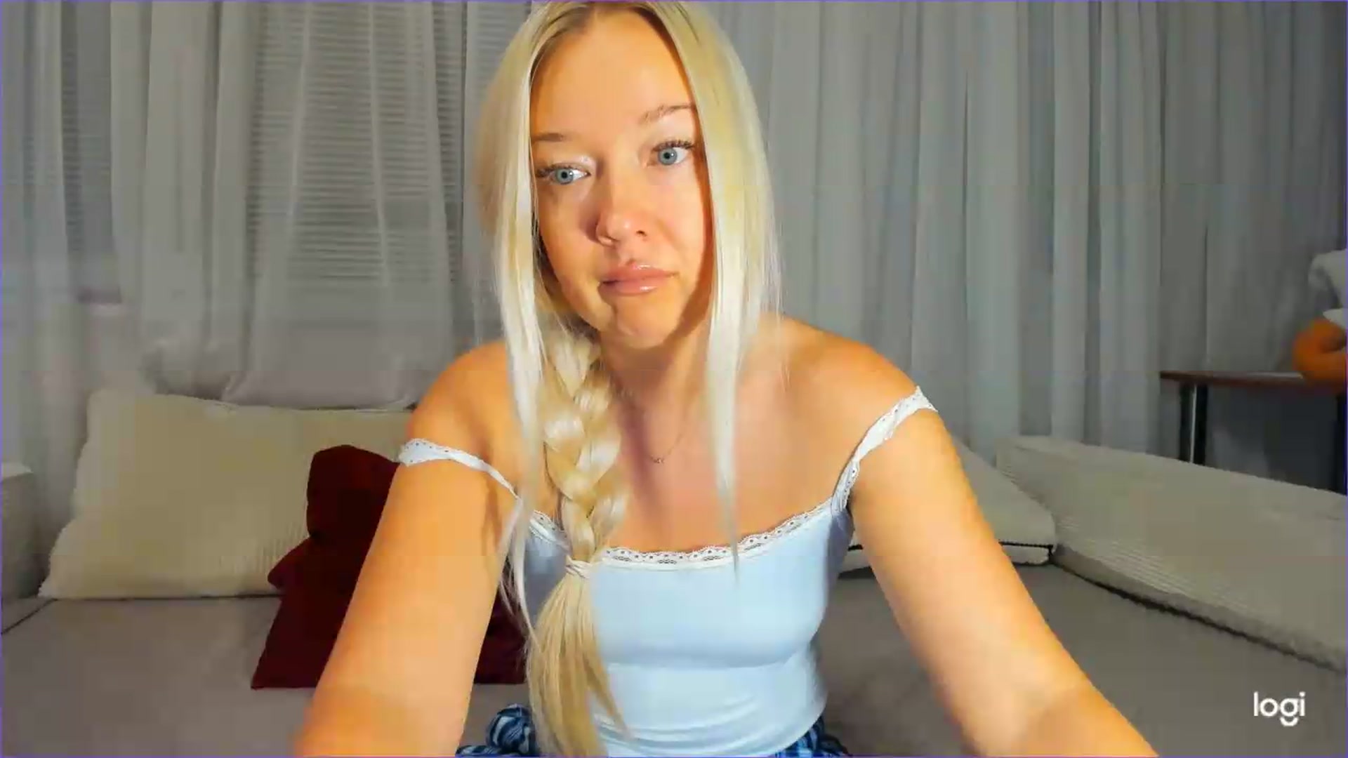 Gallery image thumbnail from FlamingoDream's myfreecams stream on, 09/10/2026, 01:33 image 10 of 20