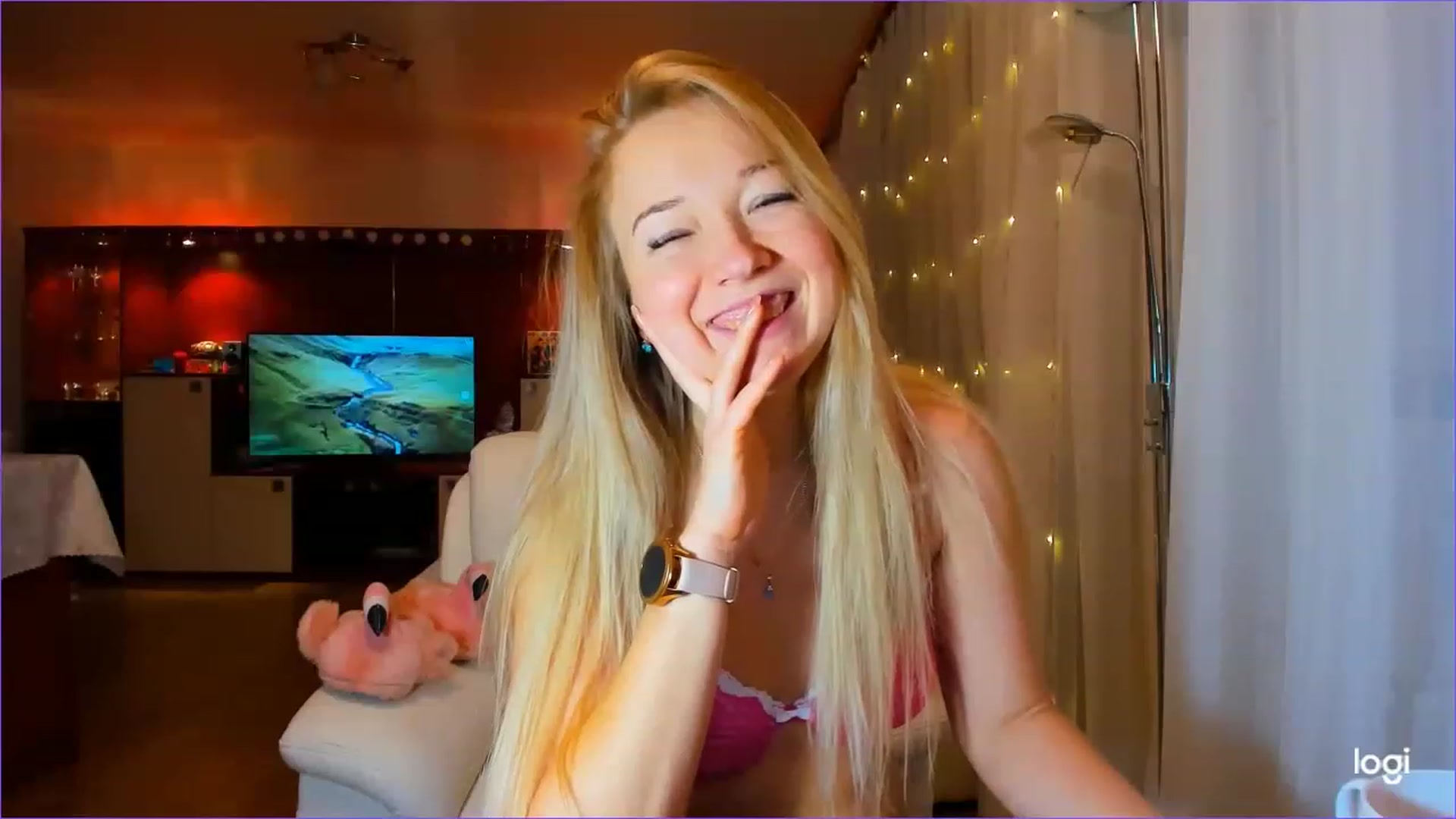 Gallery image thumbnail from FlamingoParty's myfreecams stream on, 01/19/2023, 03:46 image 20 of 20