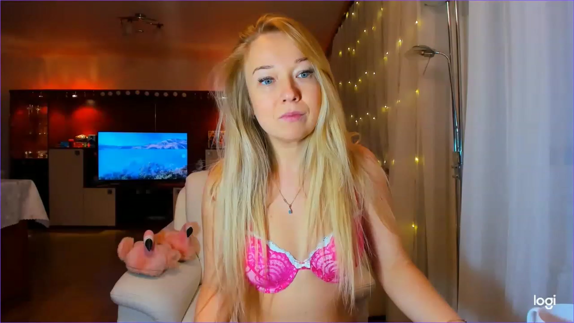 Gallery image thumbnail from FlamingoParty's myfreecams stream on, 01/19/2023, 03:46 image 18 of 20