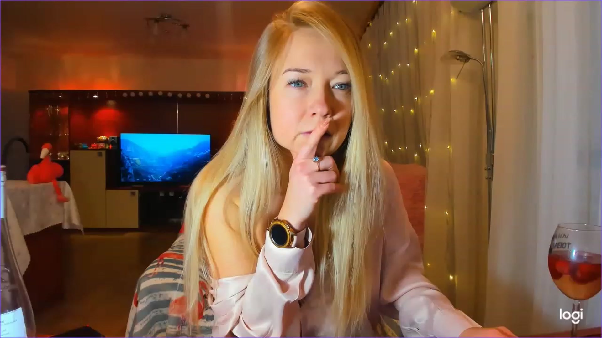 Gallery image thumbnail from FlamingoParty's myfreecams stream on, 01/21/2023, 01:51 image 11 of 20