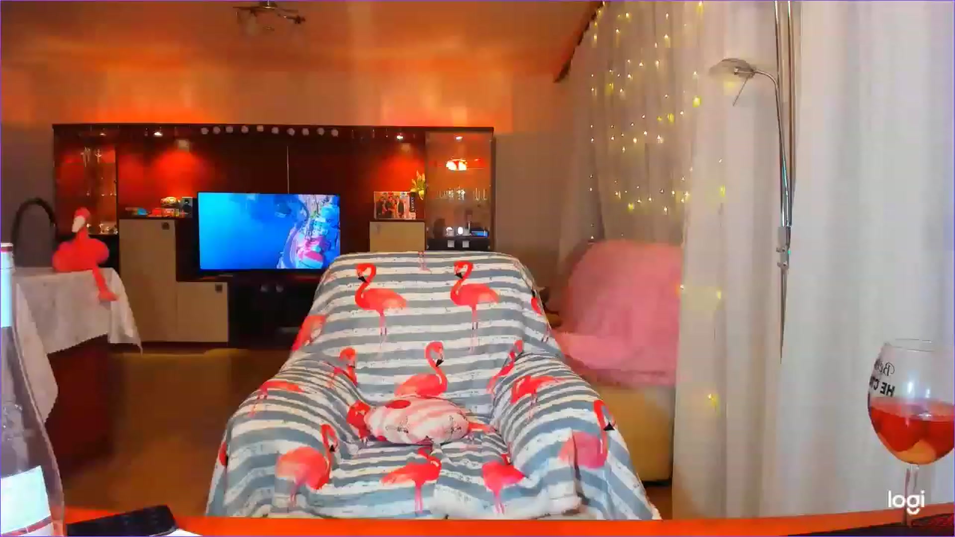 Gallery image thumbnail from FlamingoParty's myfreecams stream on, 01/21/2023, 01:51 image 15 of 20