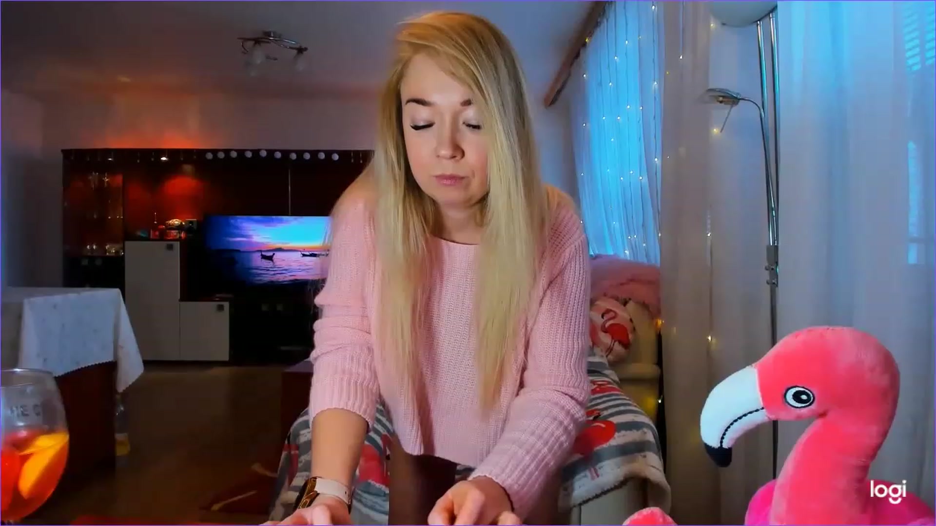 Gallery image thumbnail from FlamingoParty's myfreecams stream on, 02/01/2023, 08:57 image 9 of 20