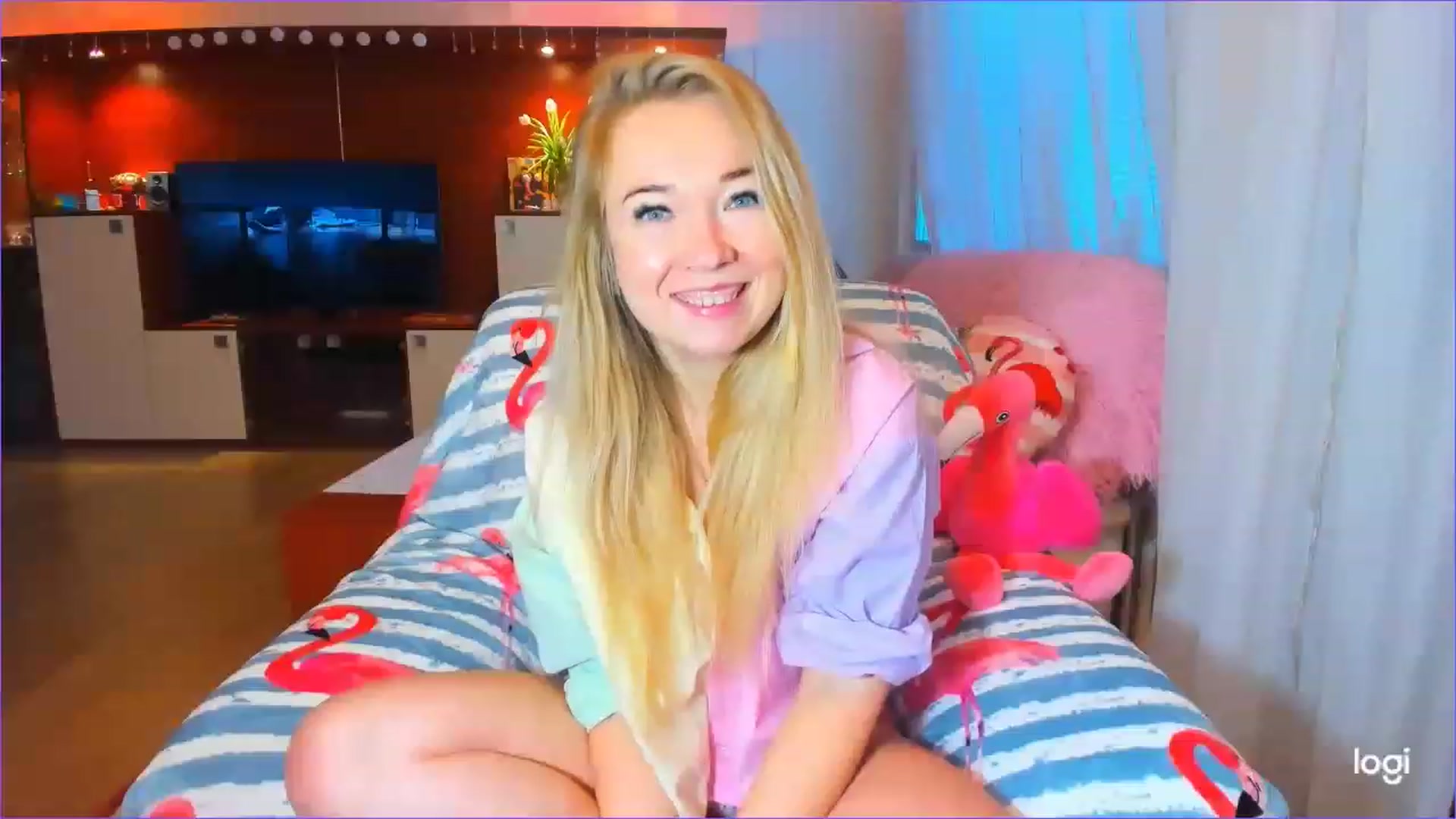 Gallery image thumbnail from FlamingoParty's myfreecams stream on, 02/03/2023, 10:37 image 5 of 20