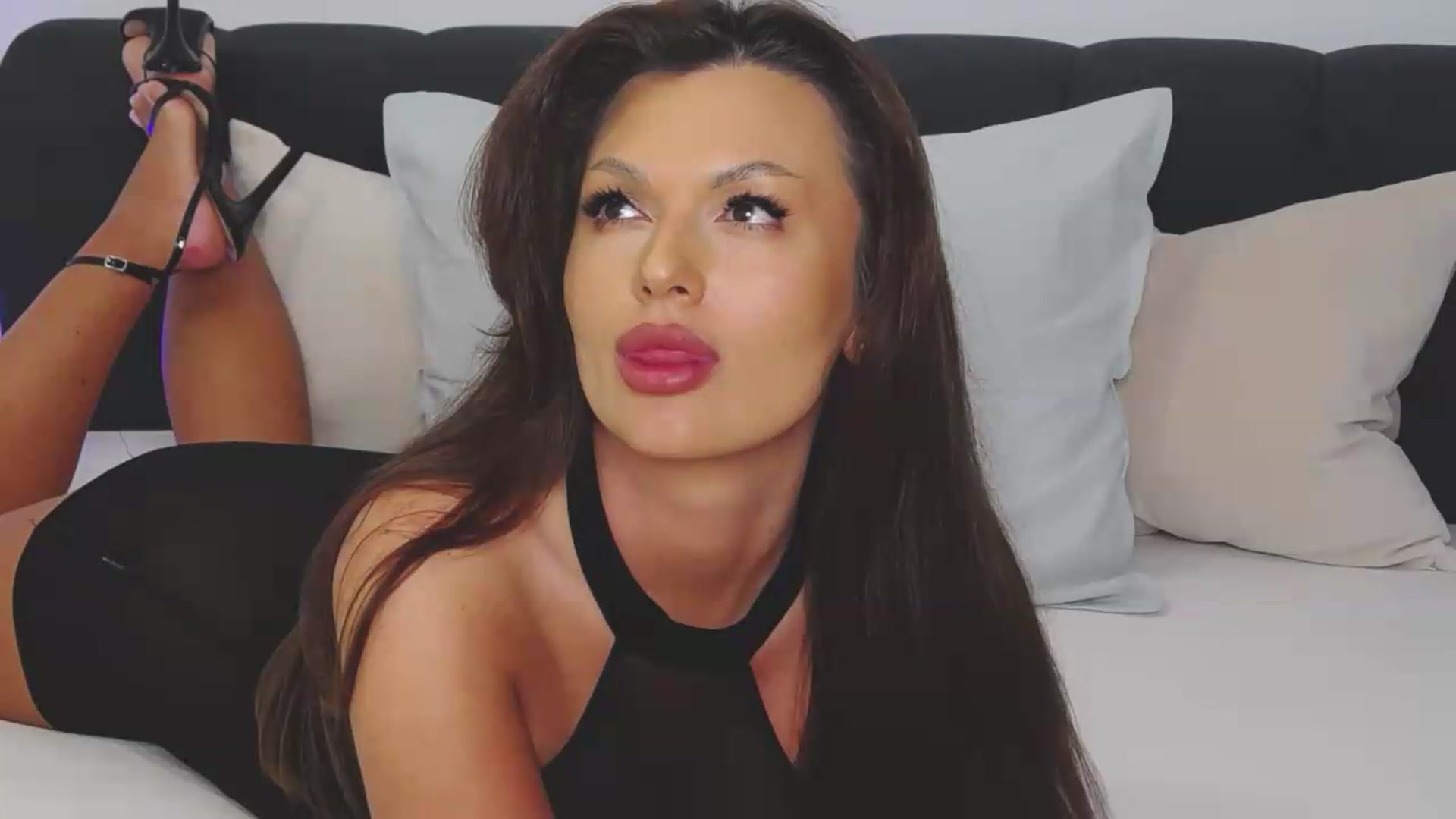 Gallery image thumbnail from FlaviaMoon's myfreecams stream on, 06/10/2026, 24:21 image 16 of 20