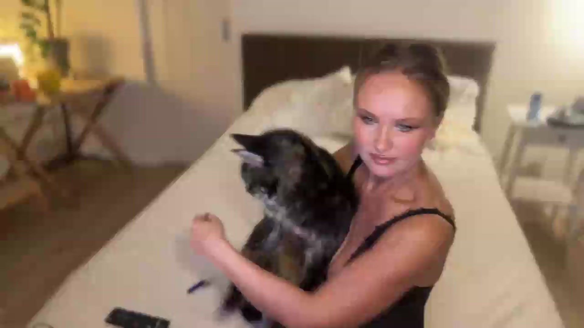 Gallery image thumbnail from FleurDeLys's myfreecams stream on, 08/20/2026, 24:01 image 18 of 20