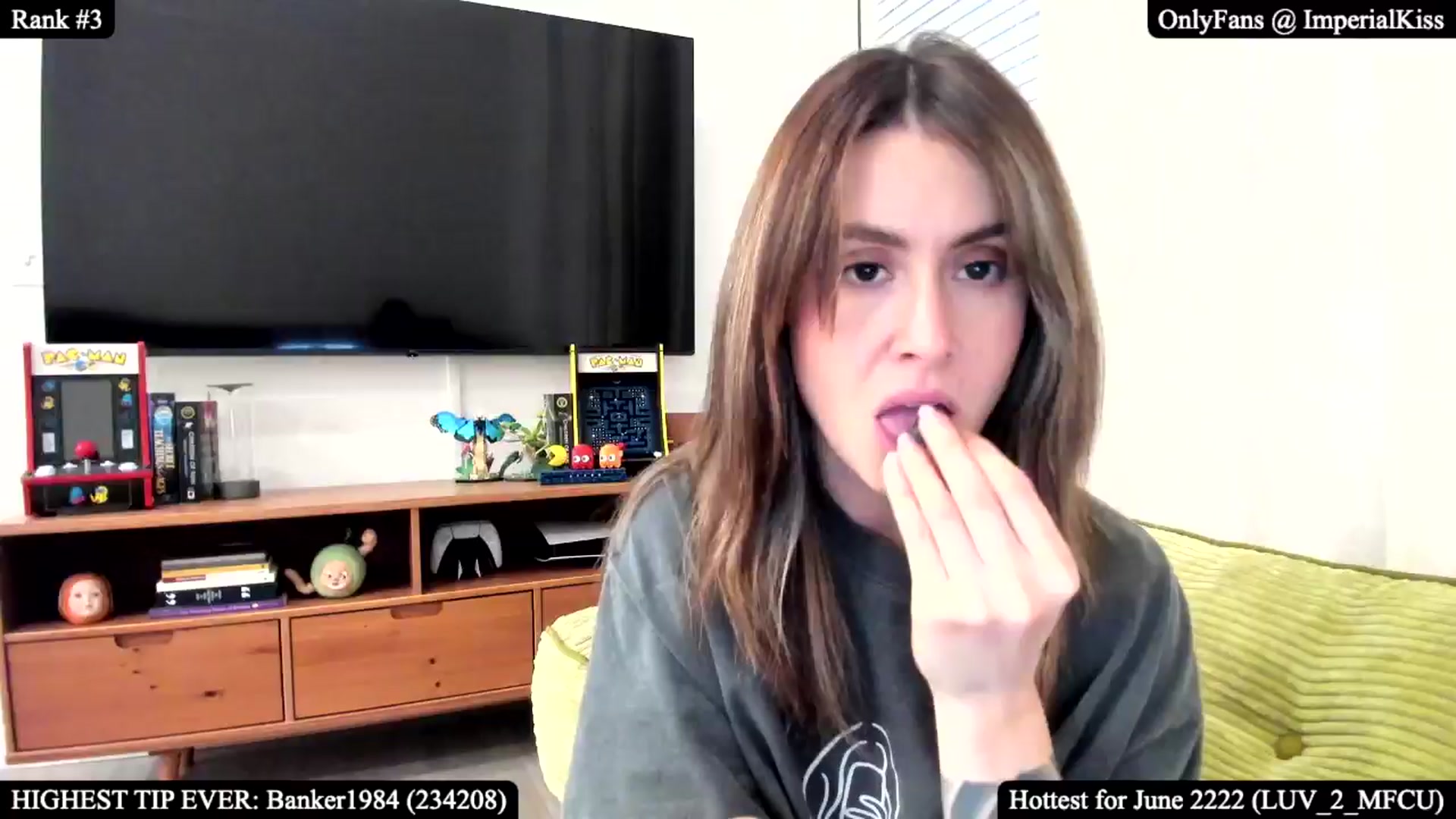 Gallery image thumbnail from FlinchKiss's myfreecams stream on, 06/16/2025, 06:21 image 3 of 20