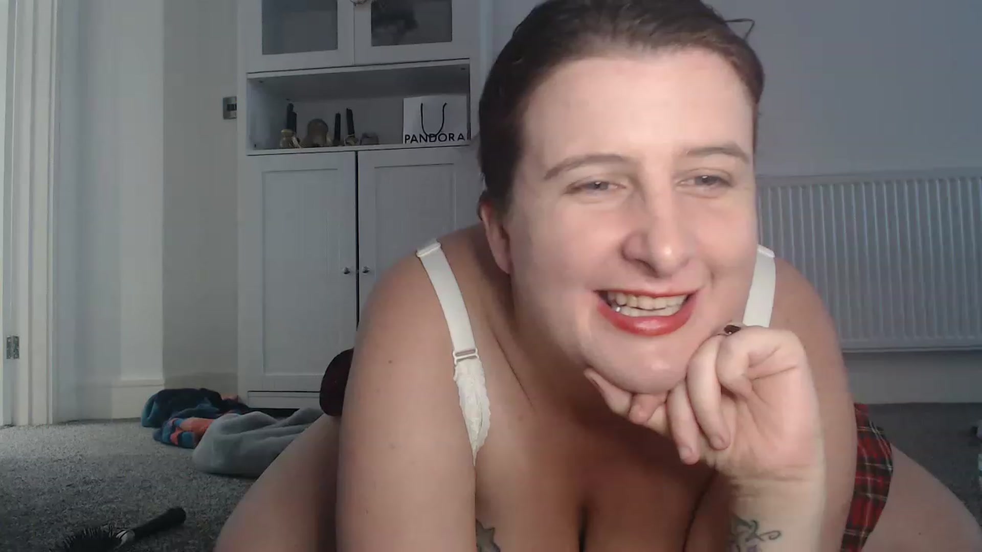 Gallery image thumbnail from FlirtyPhoebe's myfreecams stream on, 11/16/2022, 13:54 image 8 of 20