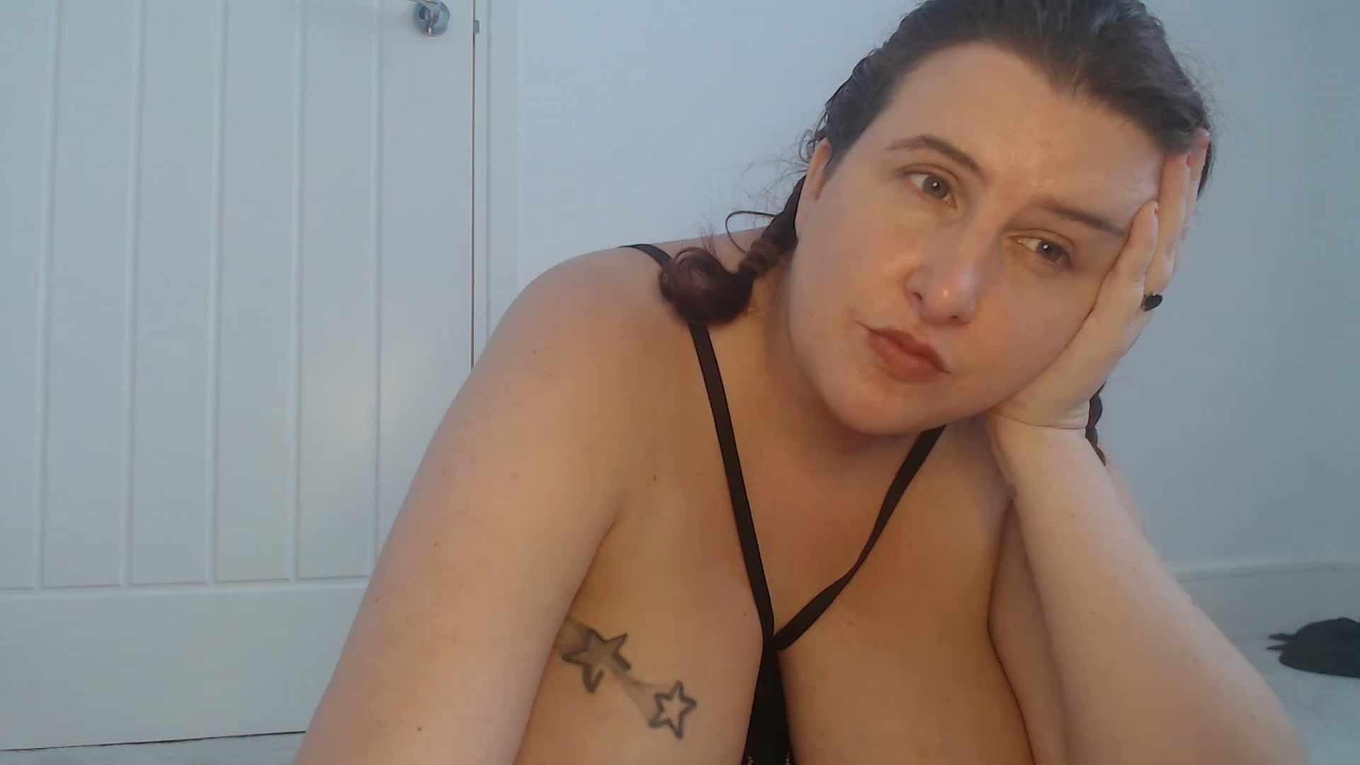 Gallery image thumbnail from FlirtyPhoebe's myfreecams stream on, 11/22/2022, 12:29 image 19 of 20