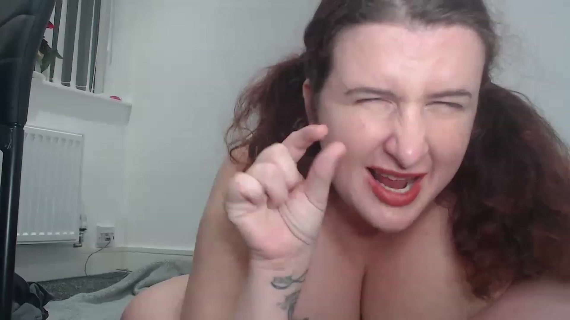 Gallery image thumbnail from FlirtyPhoebe's myfreecams stream on, 11/27/2022, 23:44 image 6 of 20