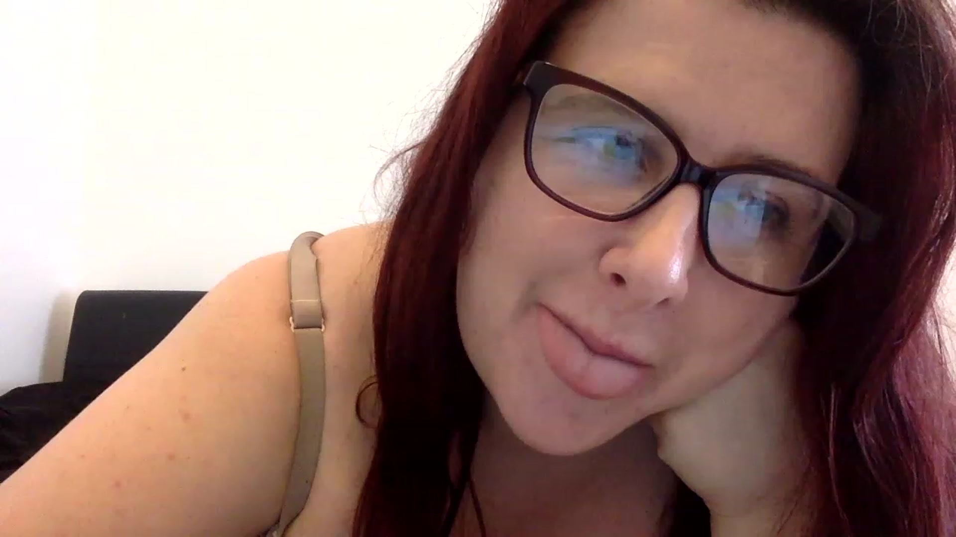 Gallery image thumbnail from FlirtyPhoebe's myfreecams stream on, 03/20/2023, 12:58 image 12 of 20
