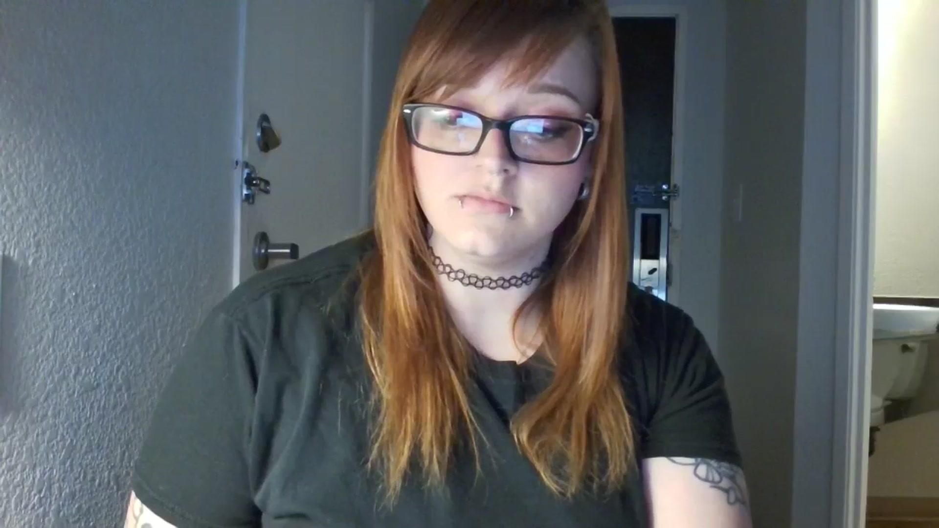 Gallery image thumbnail from FloraSky's myfreecams stream on, 05/01/2025, 12:37 image 20 of 20