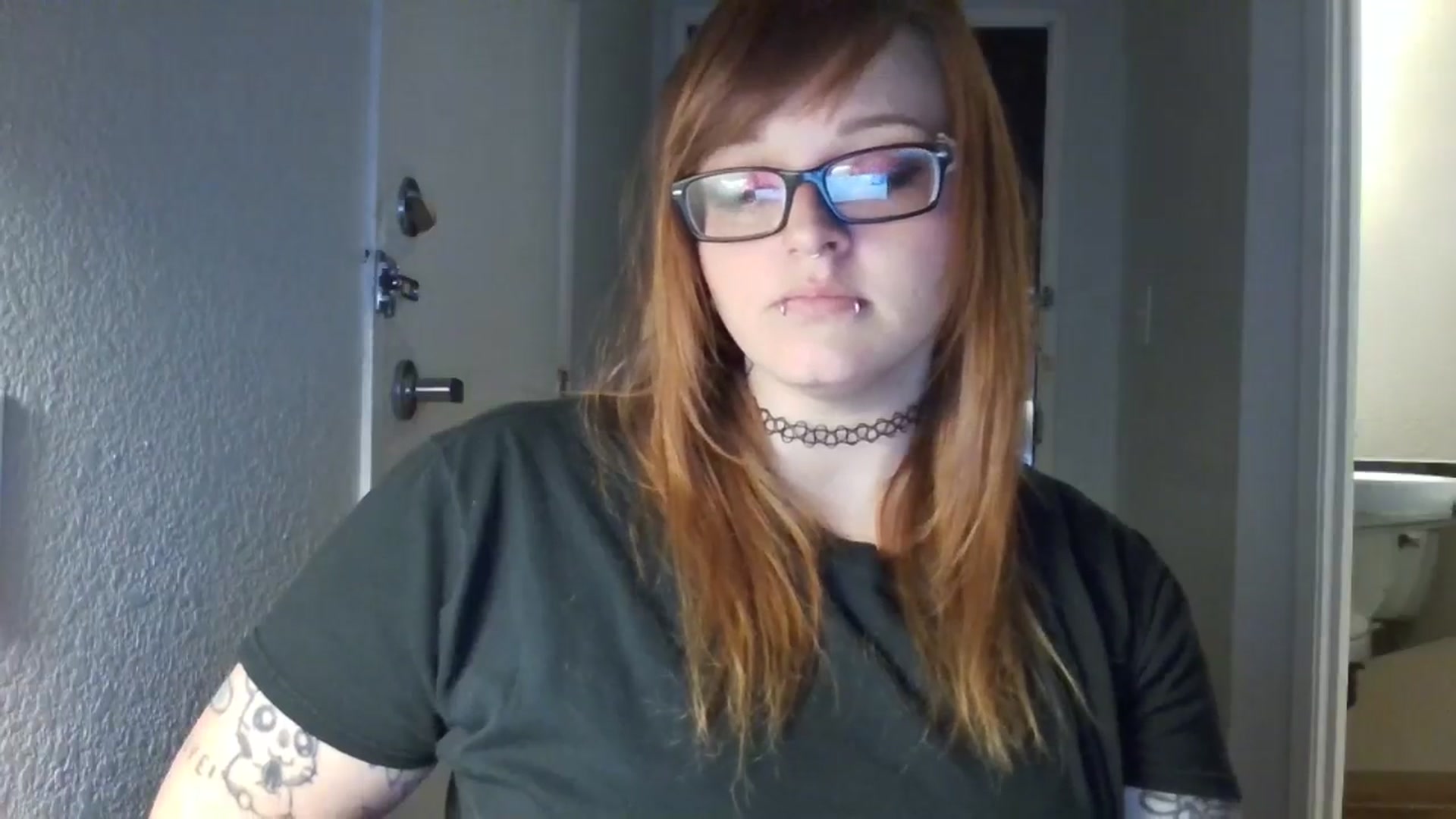 Gallery image thumbnail from FloraSky's myfreecams stream on, 05/01/2025, 13:30 image 15 of 20