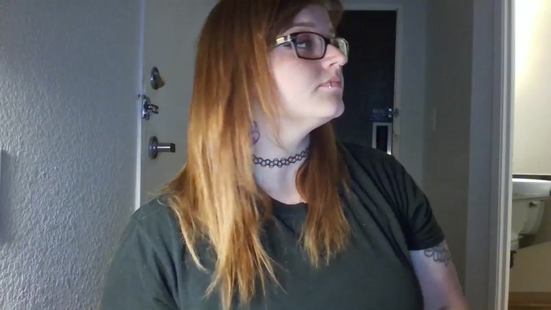 Gallery image thumbnail from FloraSky's myfreecams stream on, 05/01/2025, 13:30 image 19 of 20