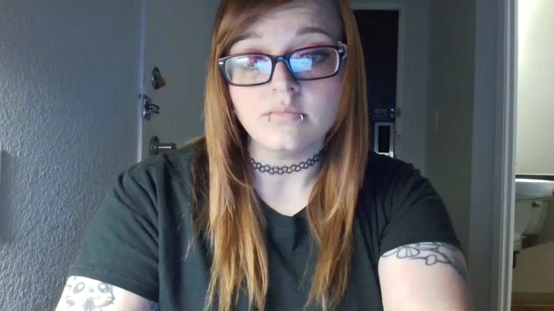 Gallery image thumbnail from FloraSky's myfreecams stream on, 05/01/2025, 13:30 image 5 of 20