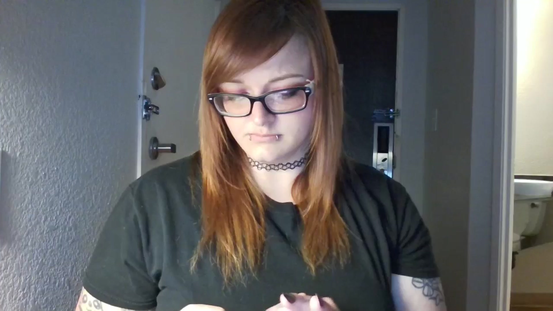Gallery image thumbnail from FloraSky's myfreecams stream on, 05/01/2025, 13:30 image 12 of 20