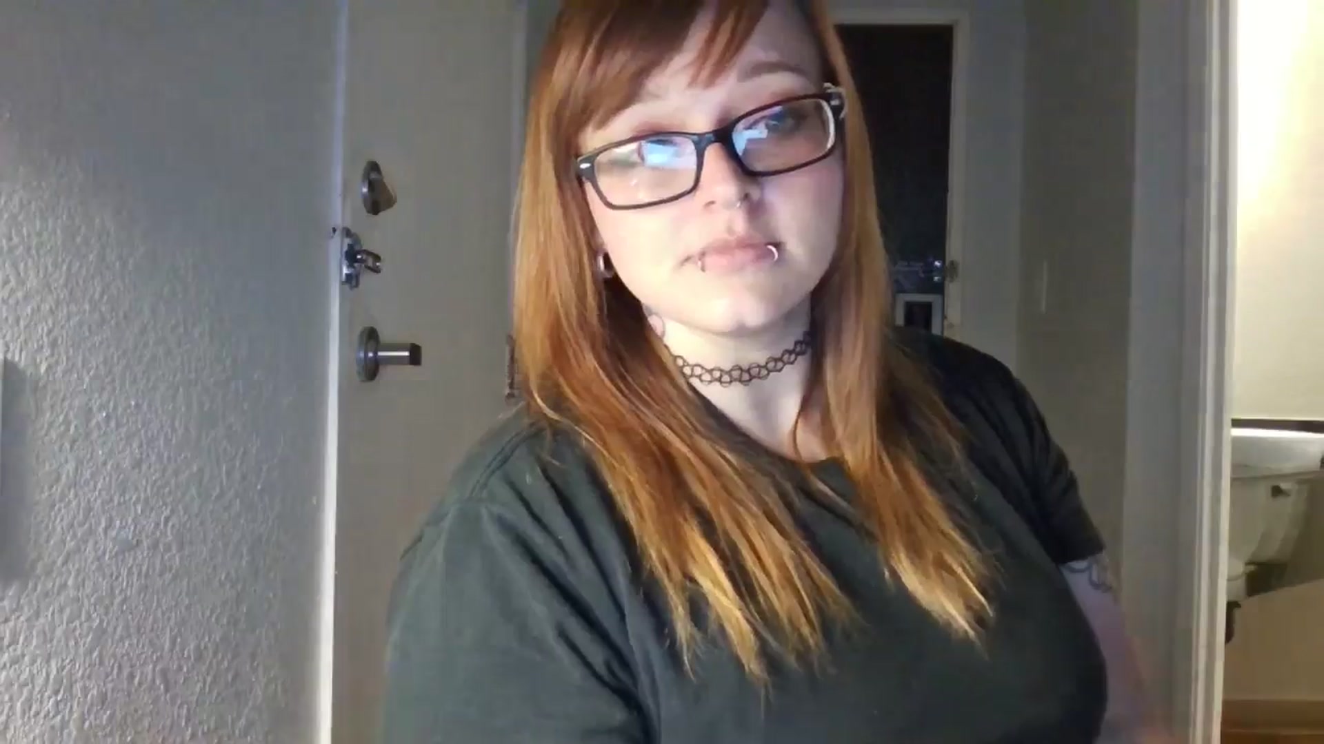 Gallery image thumbnail from FloraSky's myfreecams stream on, 05/01/2025, 13:30 image 20 of 20