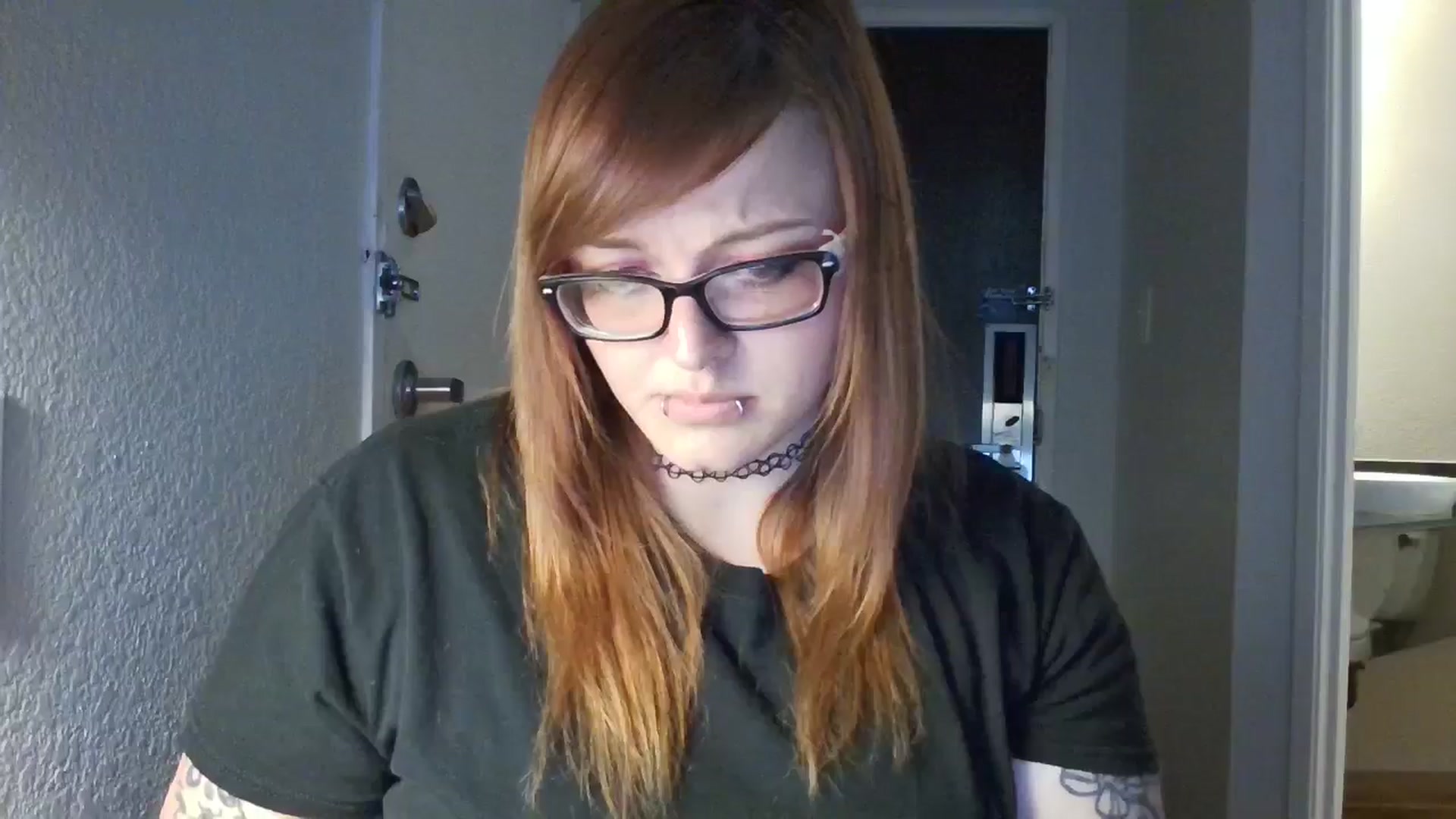 Gallery image thumbnail from FloraSky's myfreecams stream on, 05/01/2025, 13:30 image 10 of 20