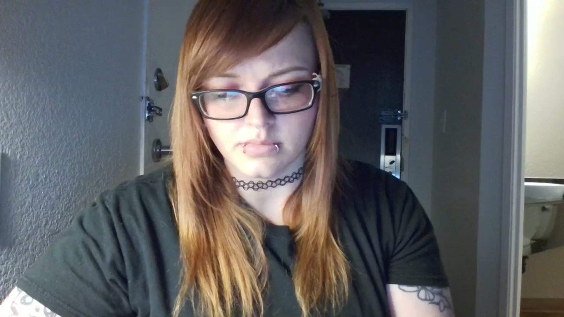 Gallery image thumbnail from FloraSky's myfreecams stream on, 05/01/2025, 13:30 image 13 of 20