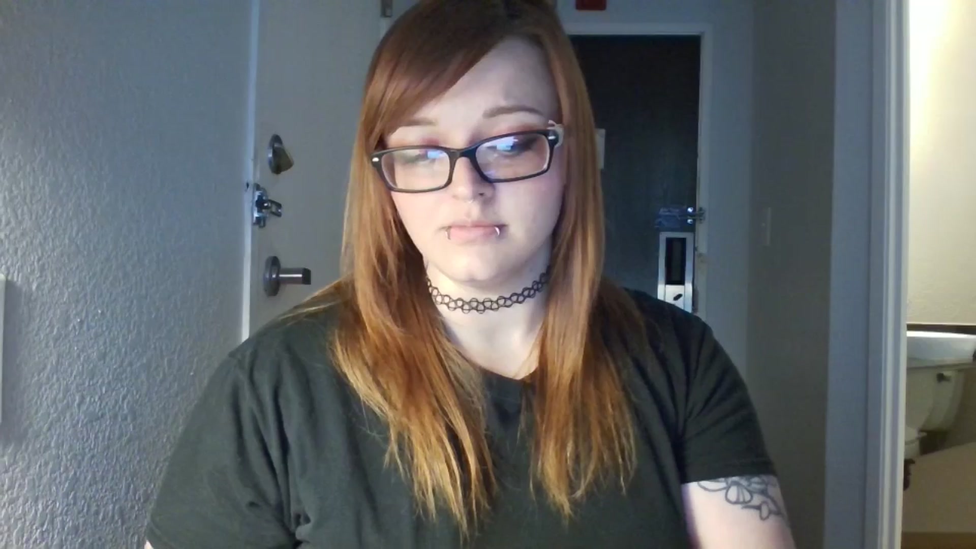 Gallery image thumbnail from FloraSky's myfreecams stream on, 05/01/2025, 13:48 image 19 of 20