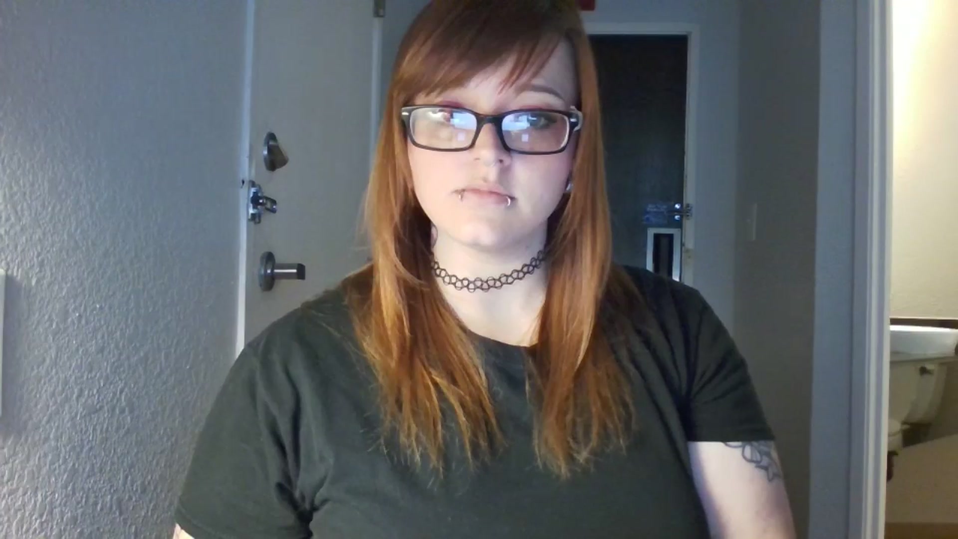 Gallery image thumbnail from FloraSky's myfreecams stream on, 05/01/2025, 13:48 image 14 of 20