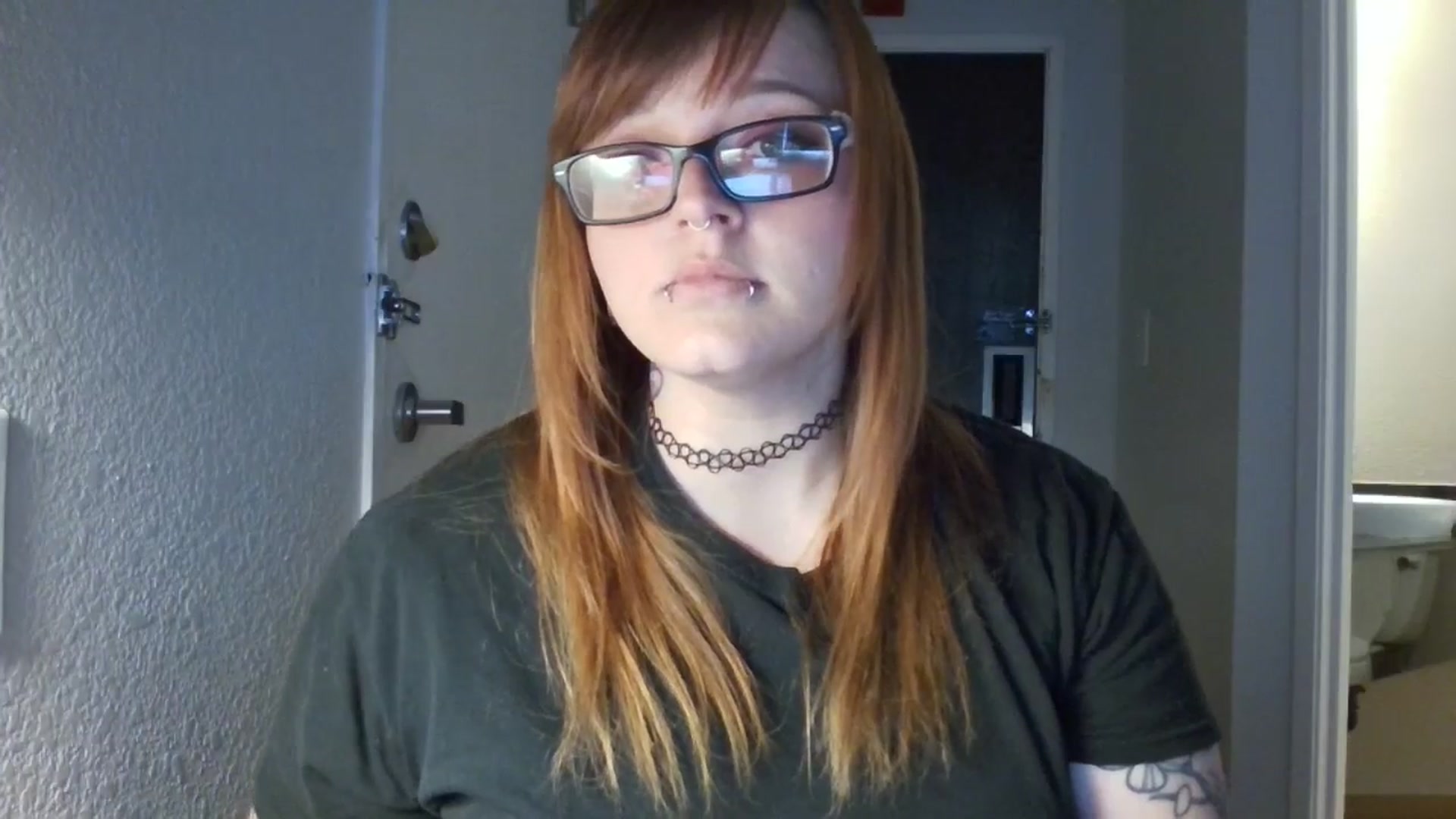 Gallery image thumbnail from FloraSky's myfreecams stream on, 05/01/2025, 13:48 image 8 of 20